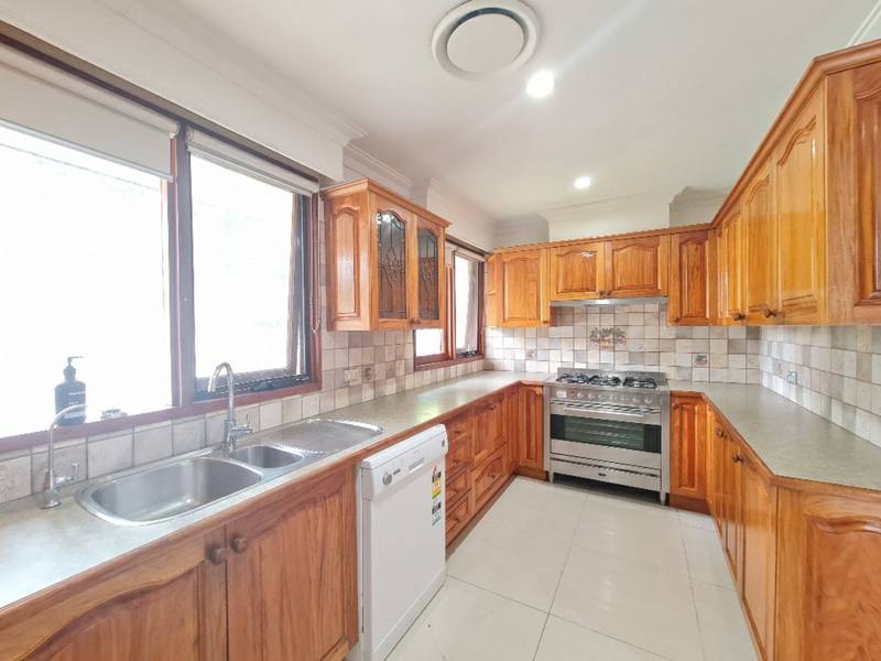 4 Huon Cres, Holsworthy