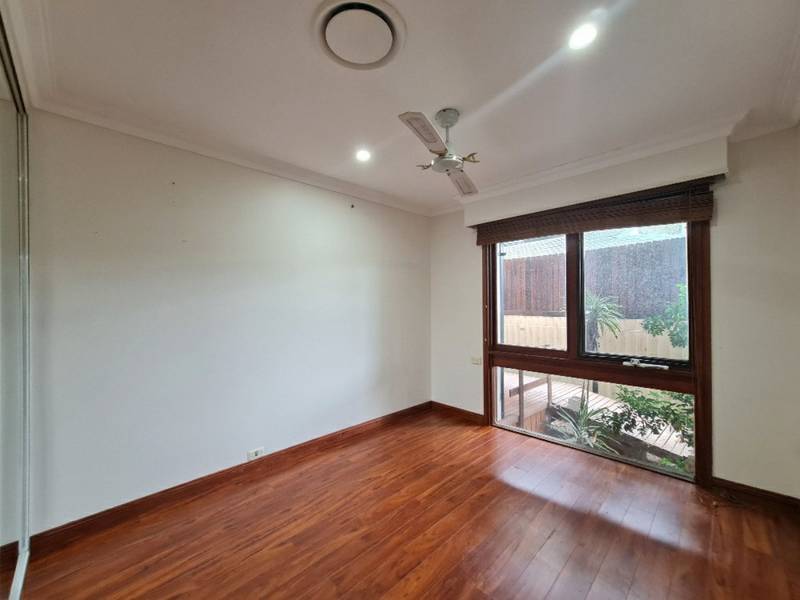4 Huon Cres, Holsworthy