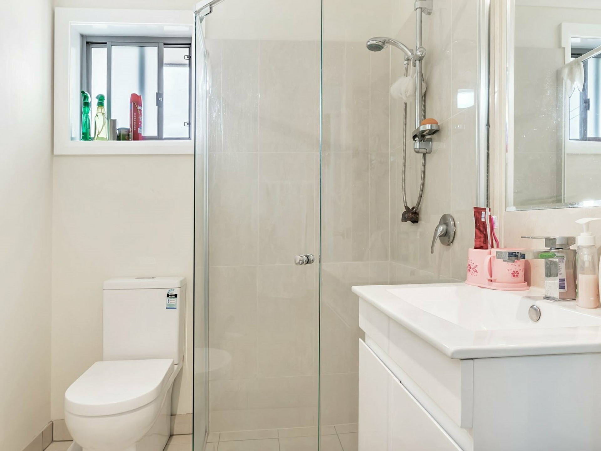 1a Oakwood Place, BUSBY