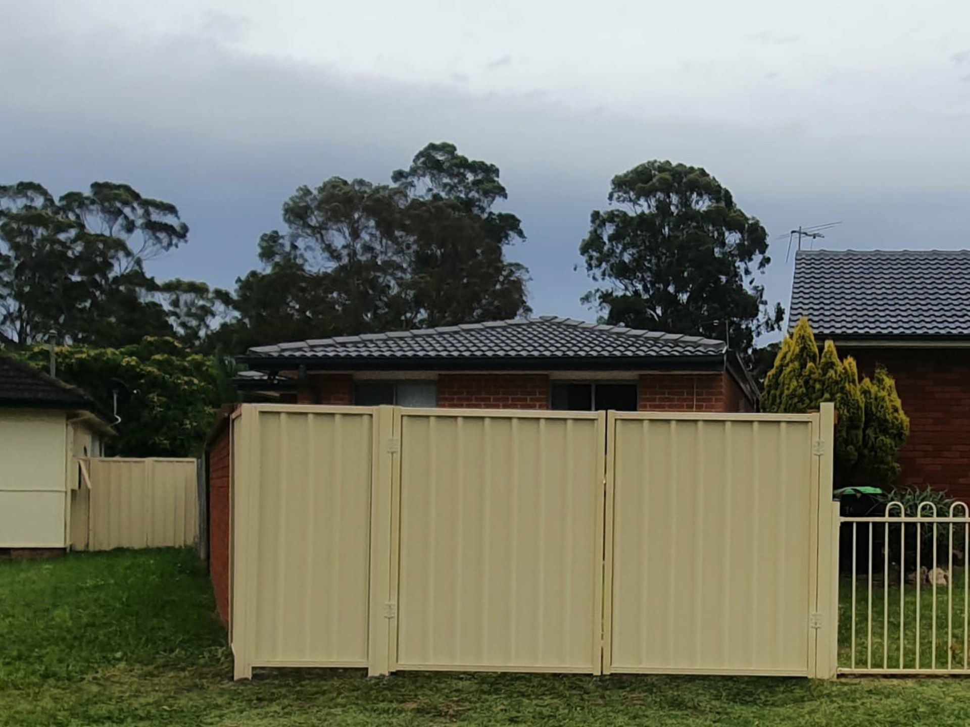 1a Oakwood Place, BUSBY