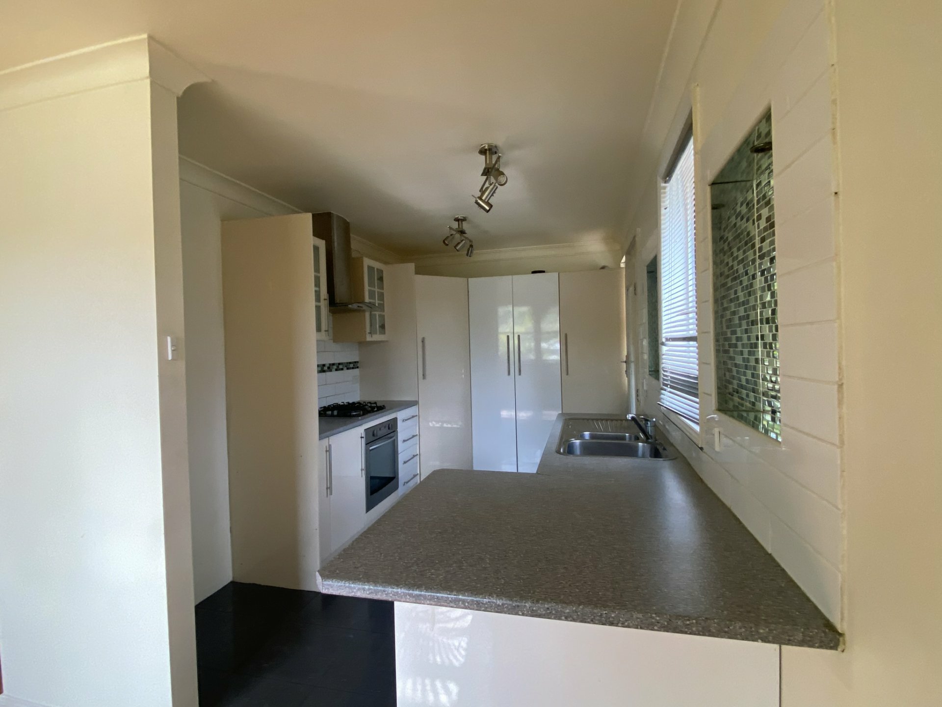 16 Dalkeith Street, BUSBY