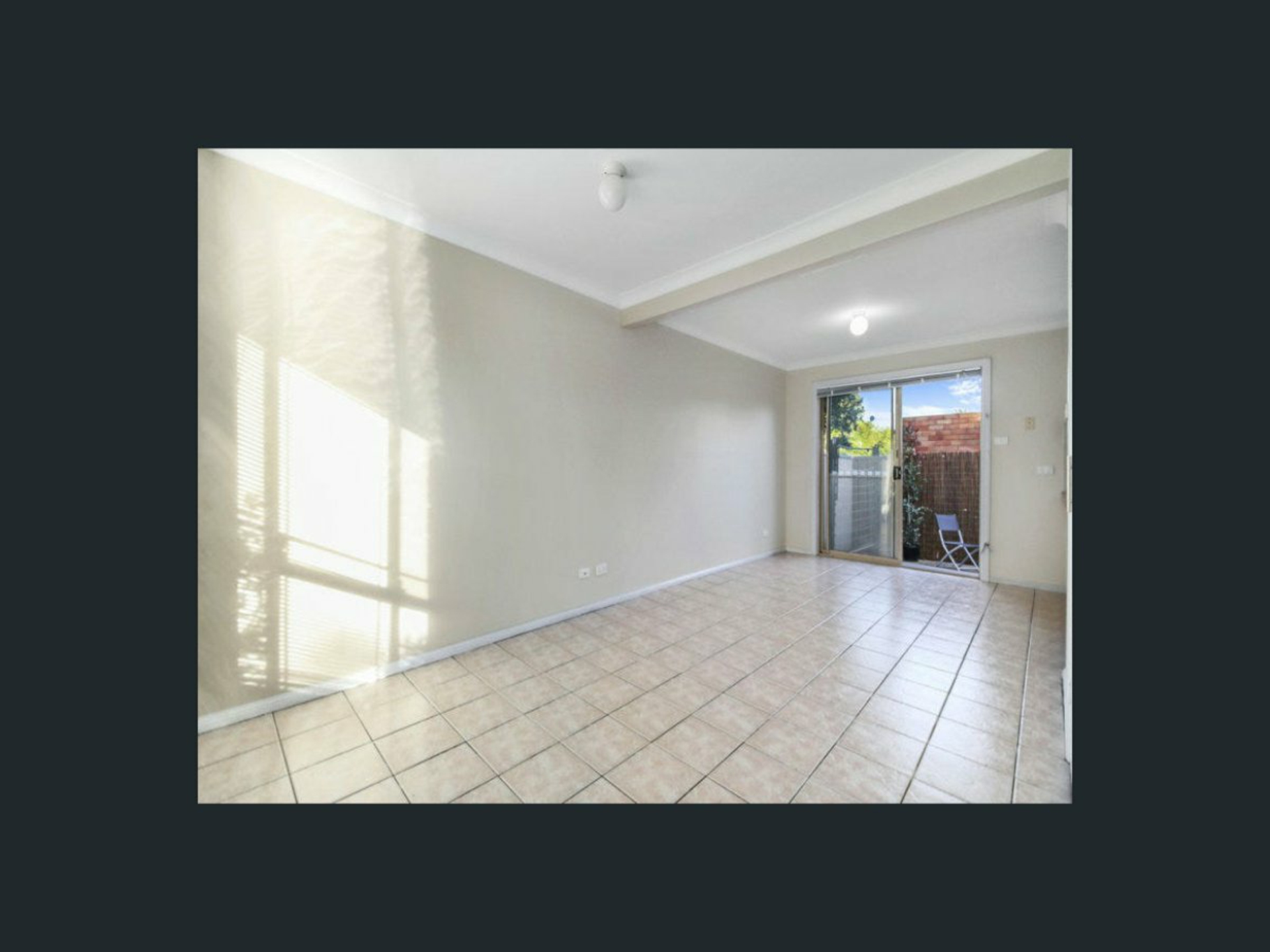 2/2 Calabro Avenue, LIVERPOOL