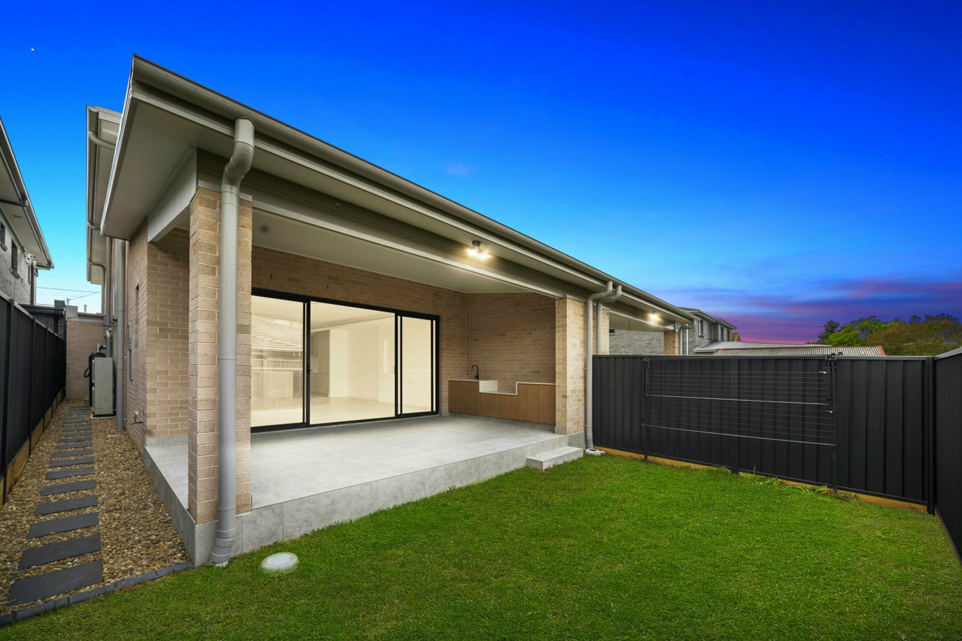 9A Rosina Street — photo 9 of 13