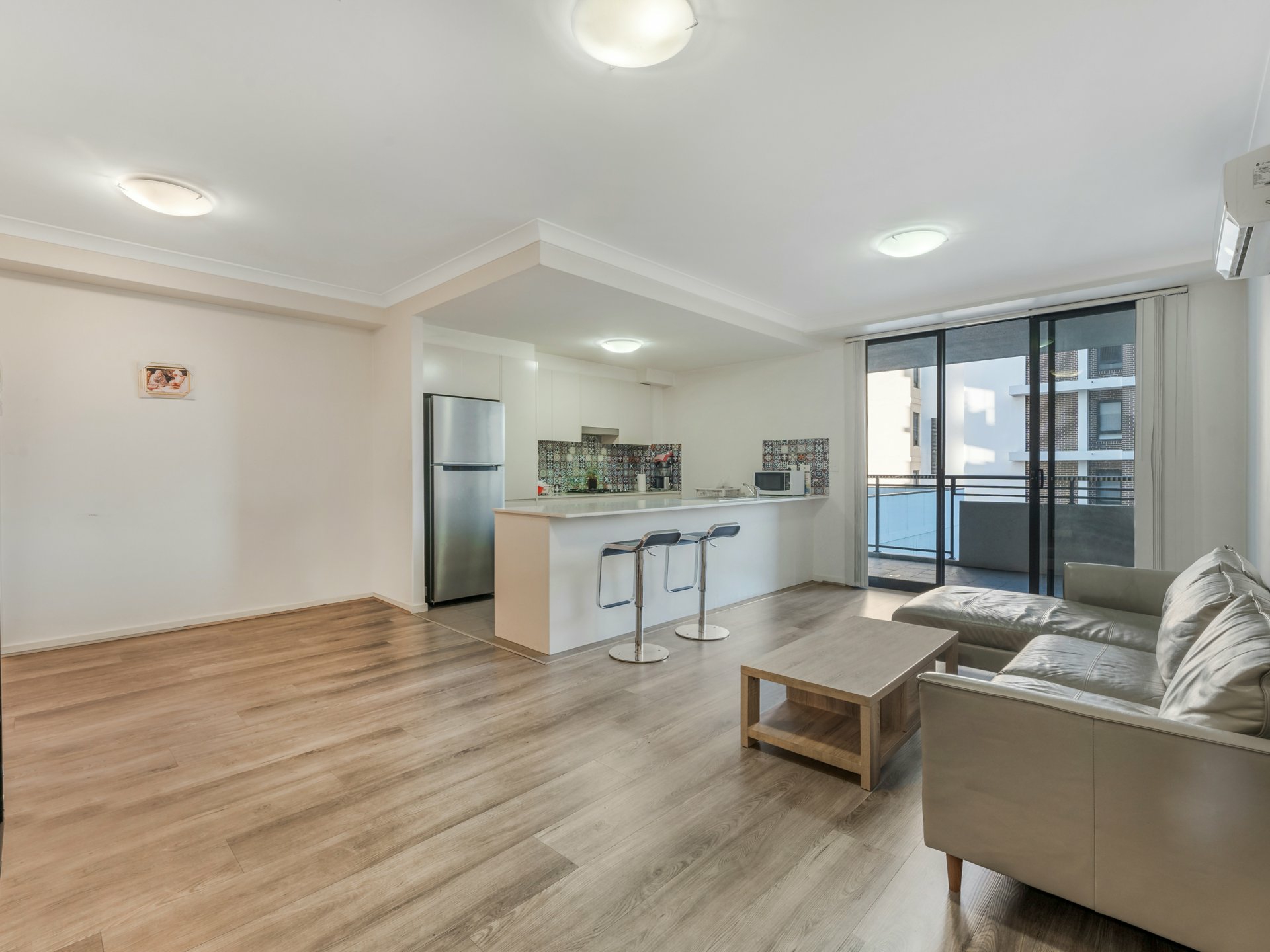 Unit 102/69-73 Elizabeth Drive — photo 2 of 17