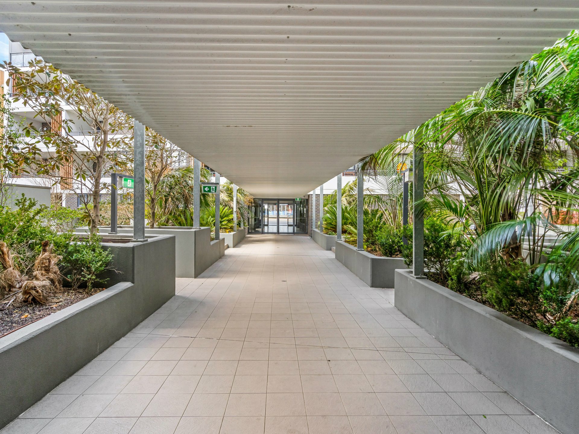 Unit 102/69-73 Elizabeth Drive — photo 3 of 17