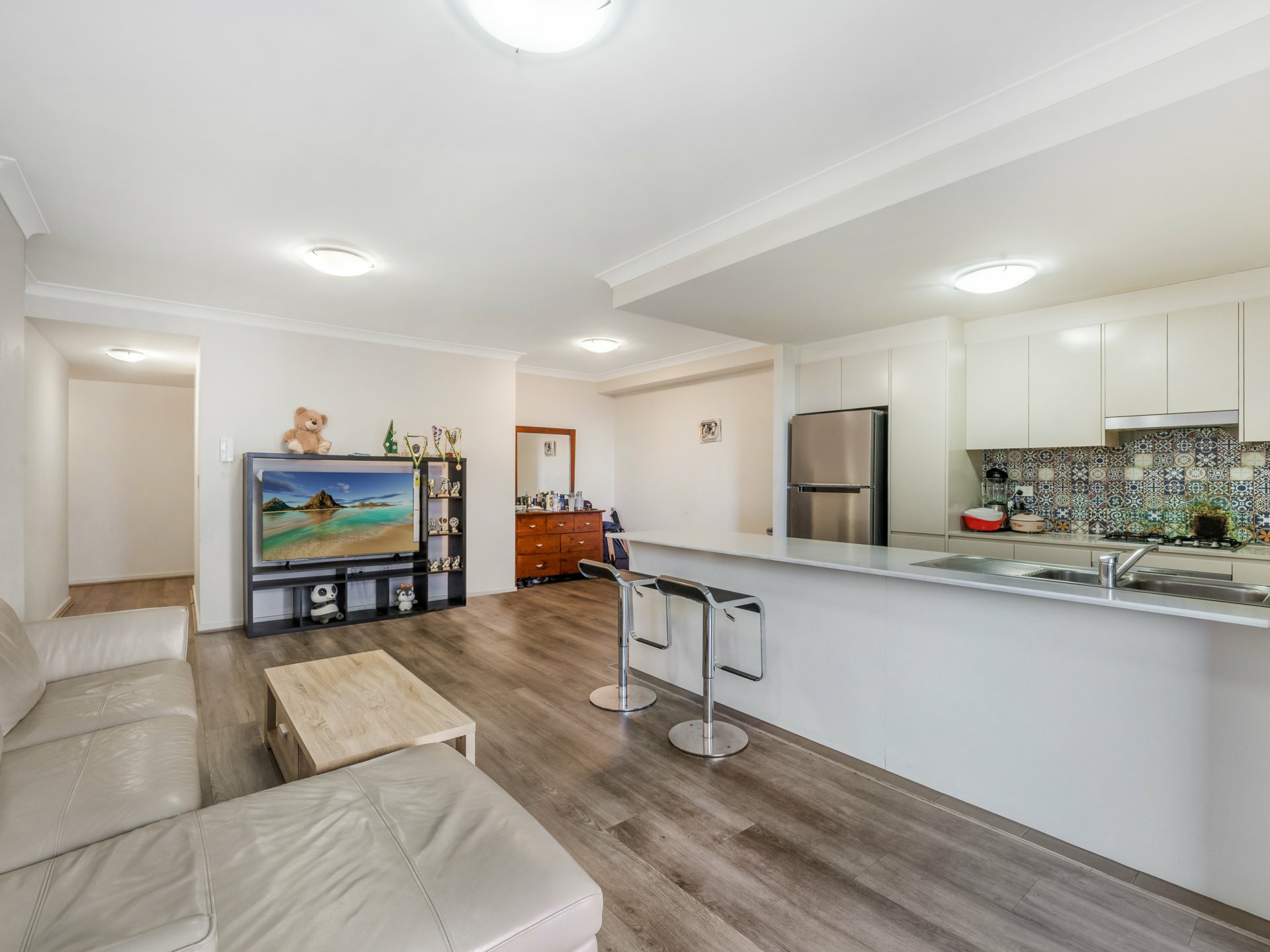 Unit 102/69-73 Elizabeth Drive — photo 8 of 17