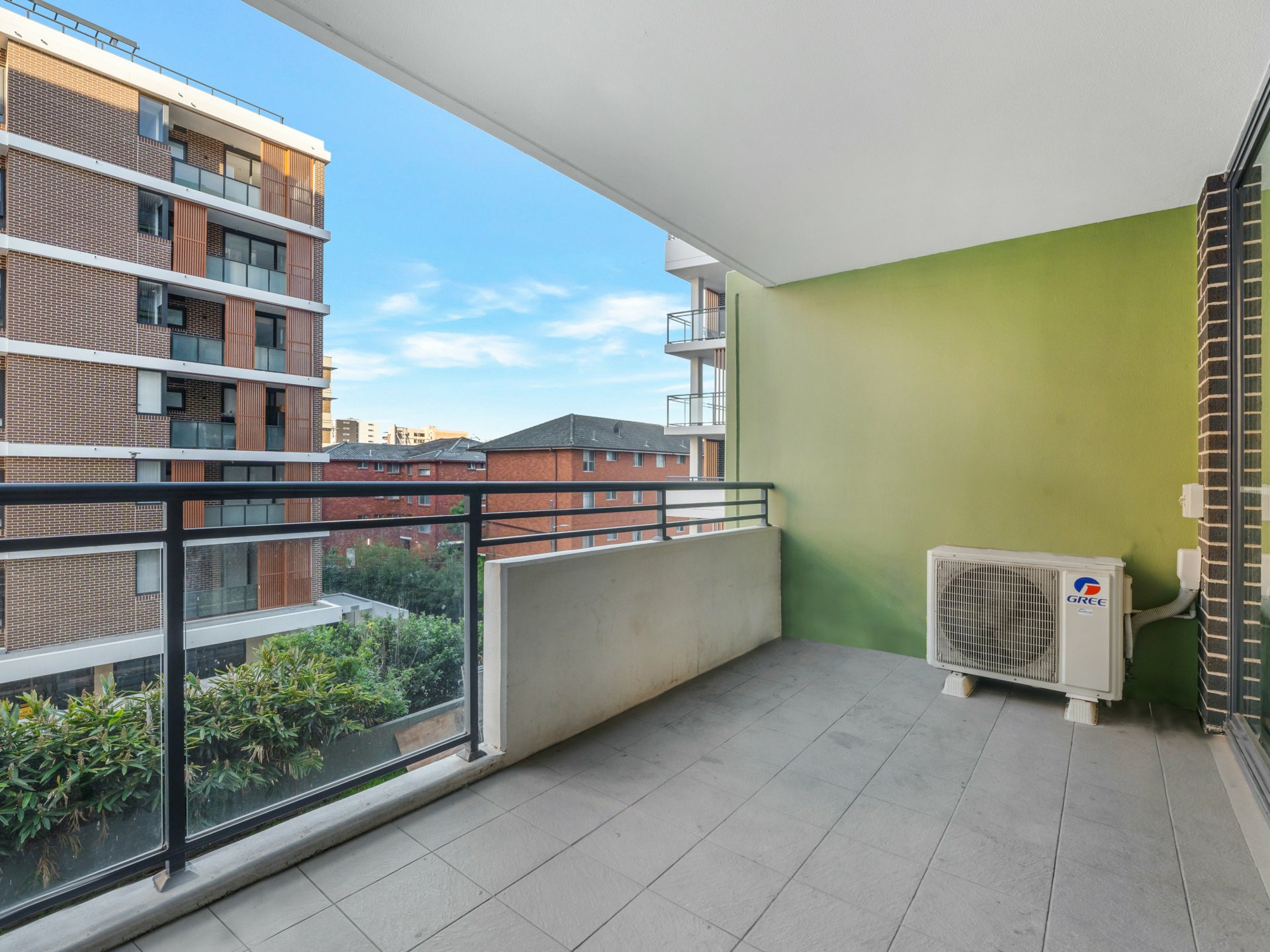 Unit 102/69-73 Elizabeth Drive — photo 10 of 17