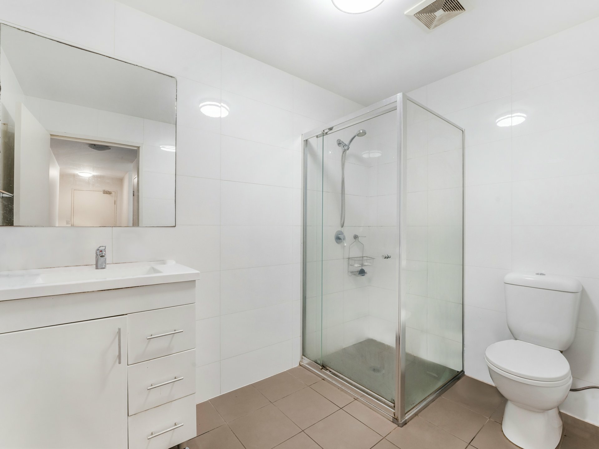Unit 102/69-73 Elizabeth Drive — photo 14 of 17