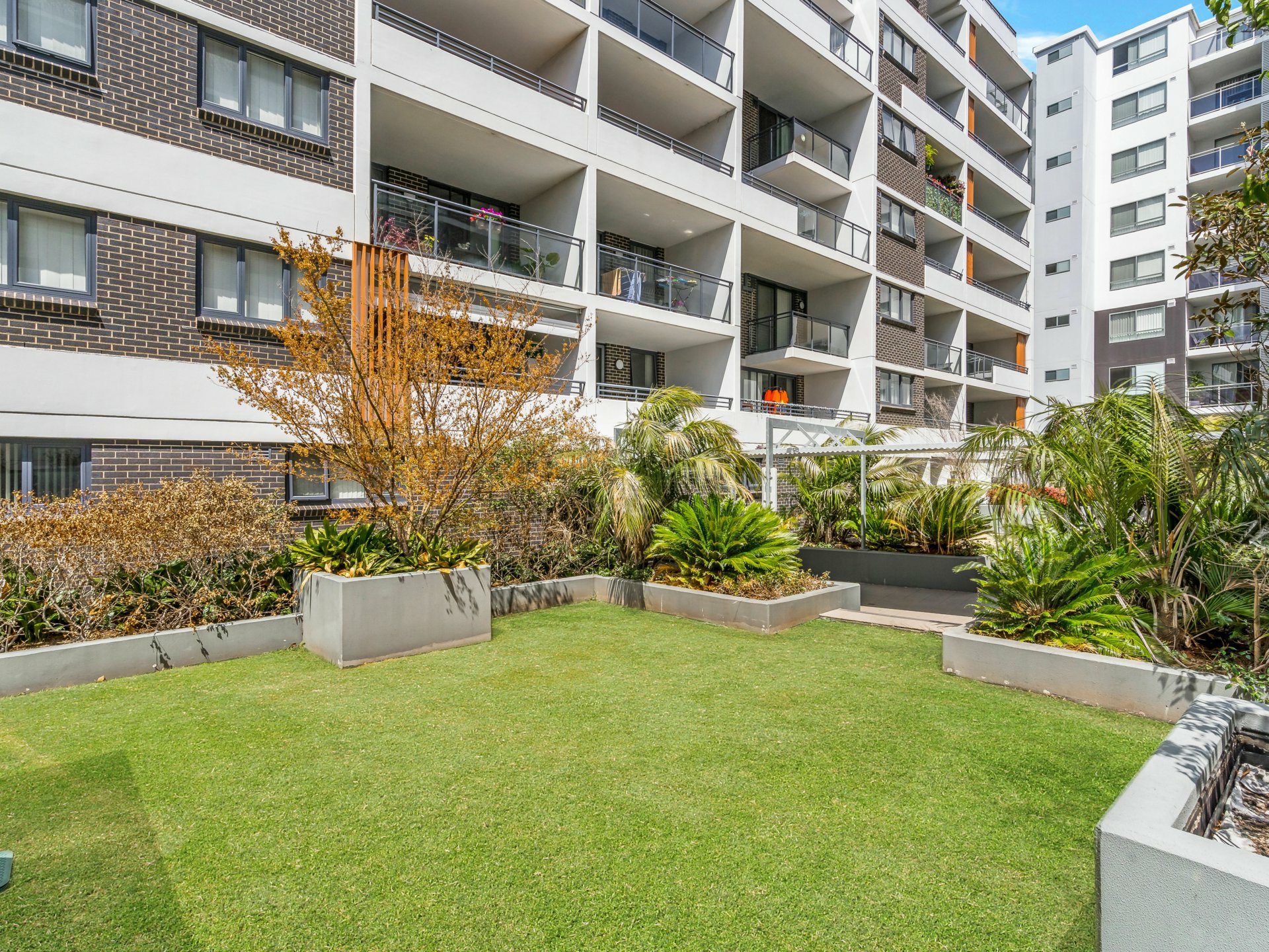 Unit 102/69-73 Elizabeth Drive — photo 16 of 17