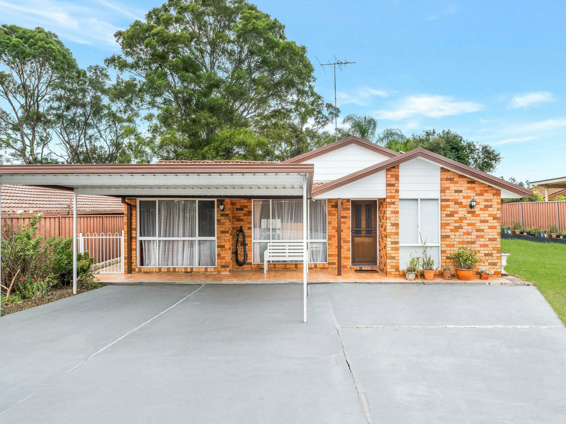8 Holst Close — photo from LJ Hooker Edensor Park | Green Valley