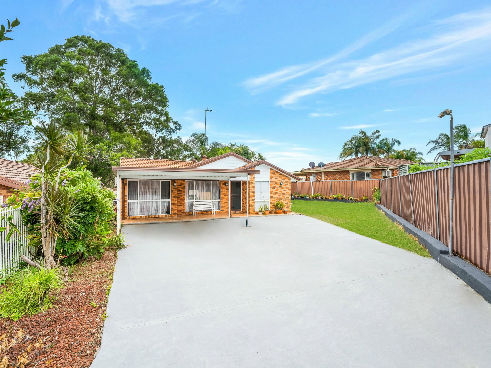 8 Holst Close — photo 13 of 14