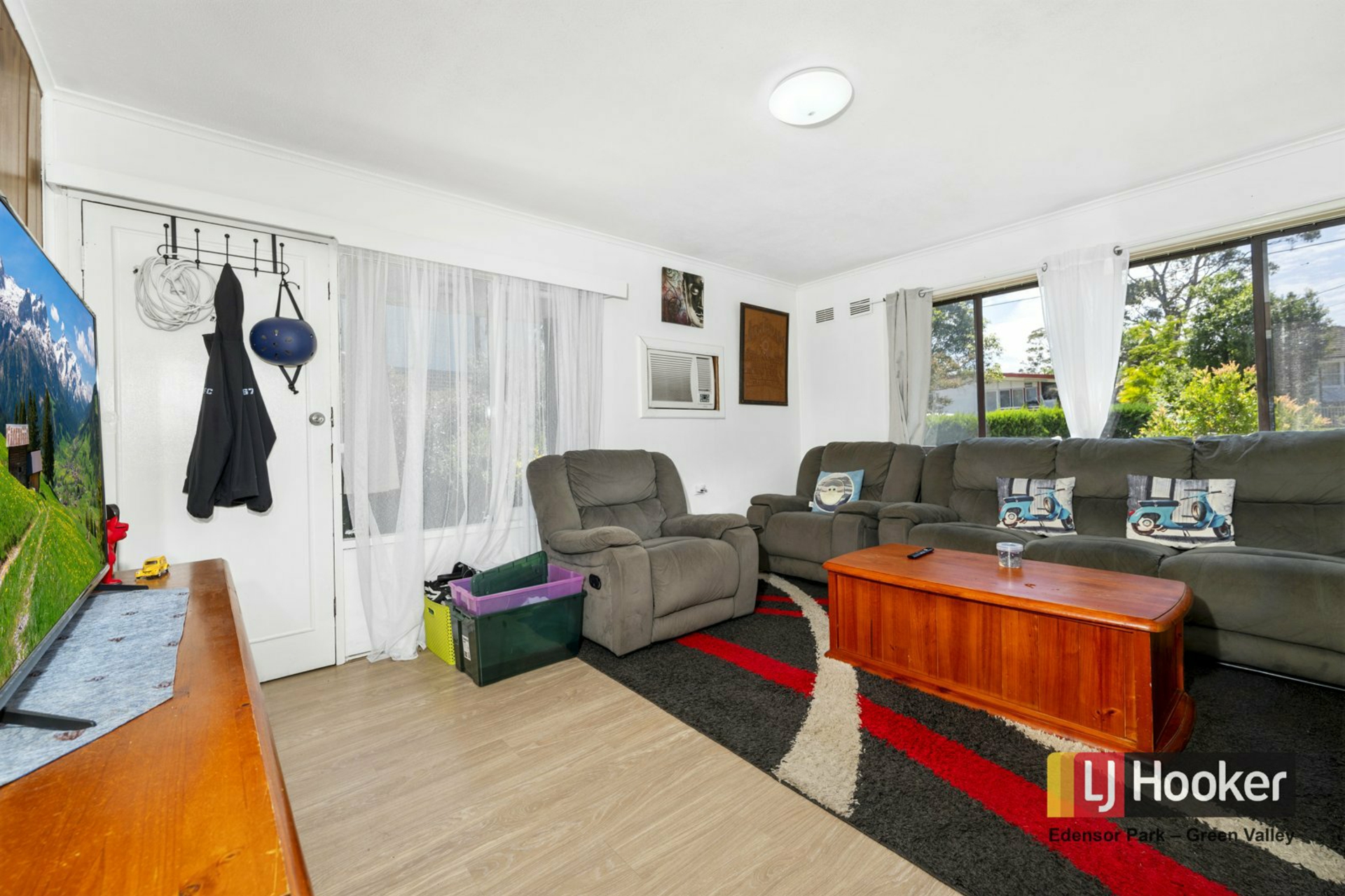 32 Corriedale Street — photo 3 of 15