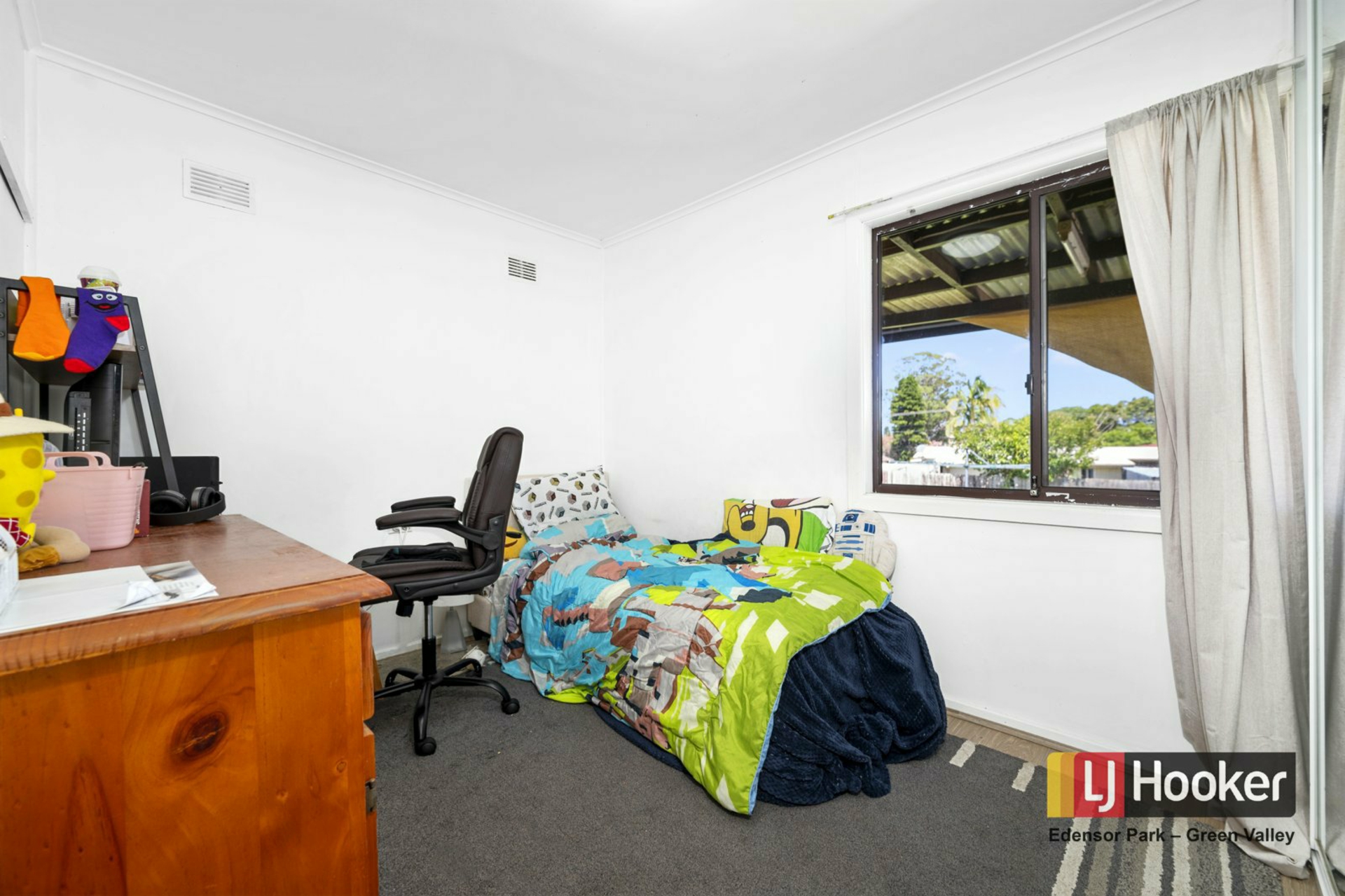 32 Corriedale Street — photo 10 of 15