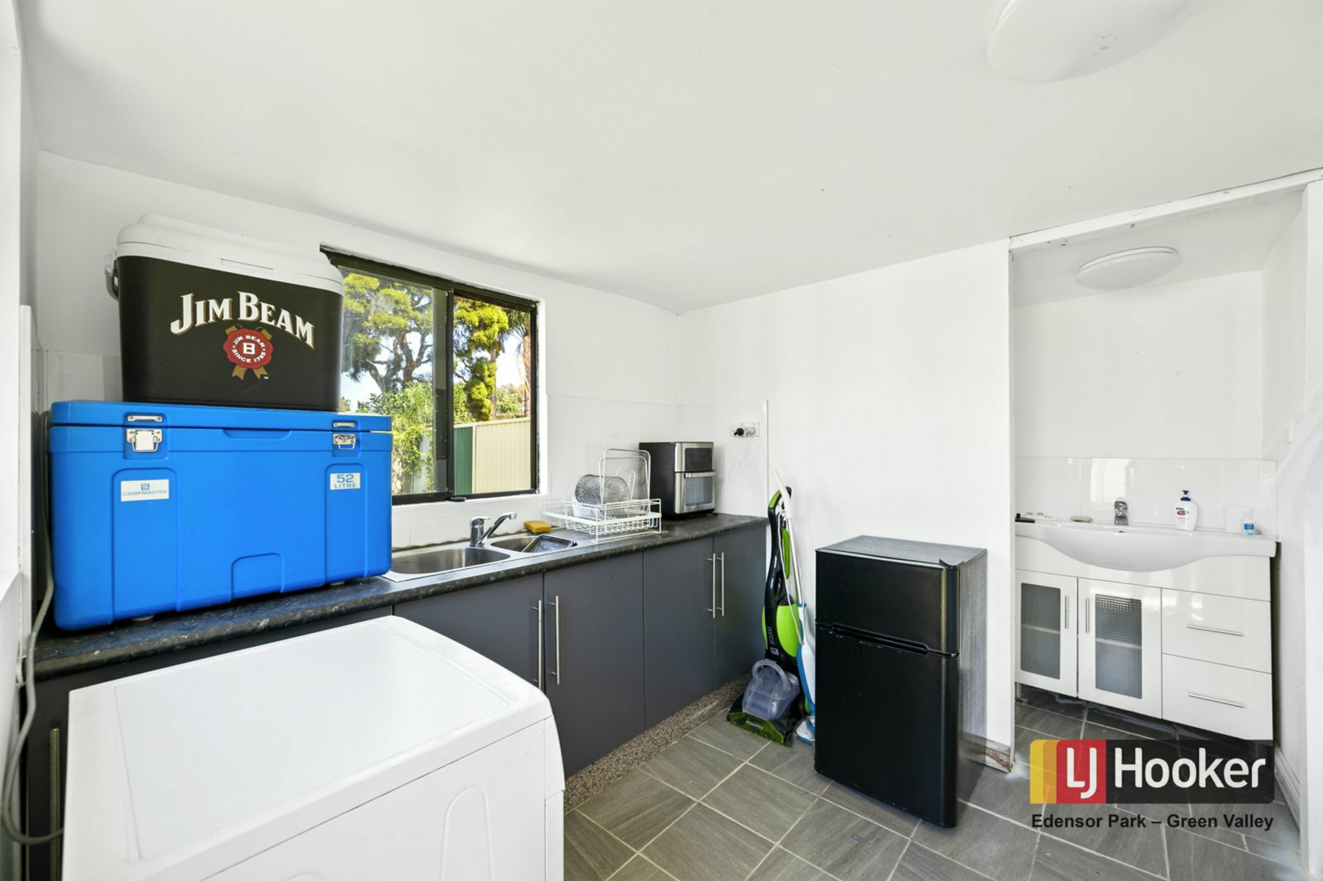 32 Corriedale Street — photo 12 of 15