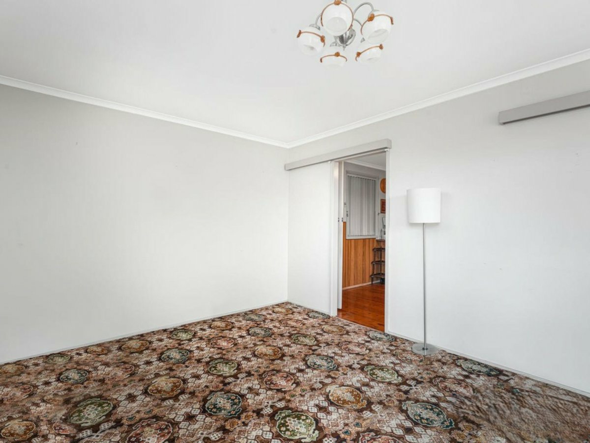 53 Curran Street — photo 4 of 6