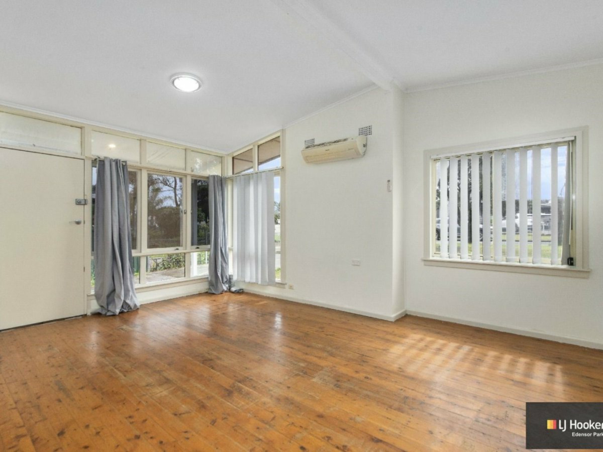 6 Naranghi Street, BUSBY