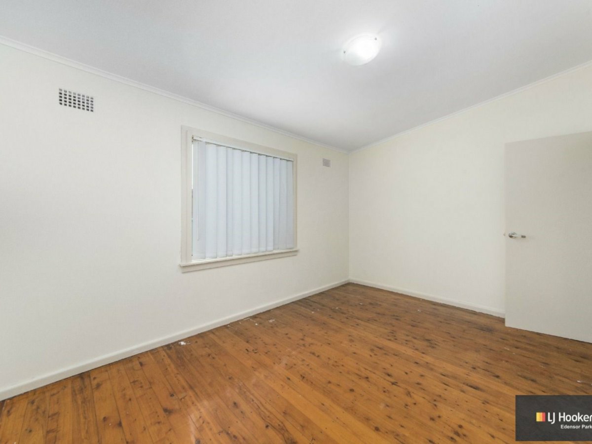6 Naranghi Street, BUSBY