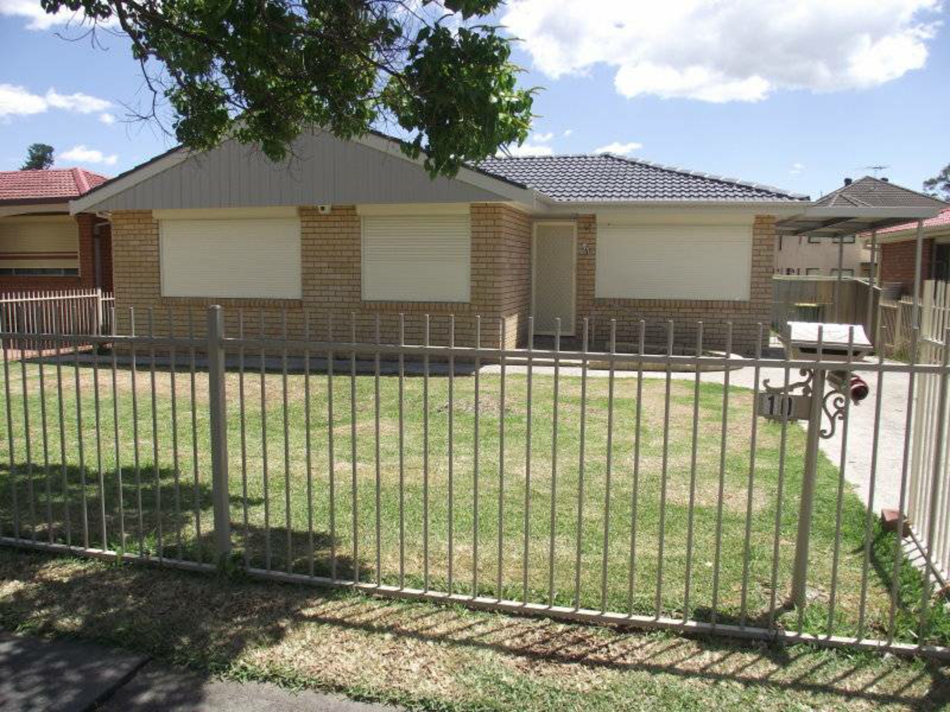 10 Coolatai Street, BOSSLEY PARK