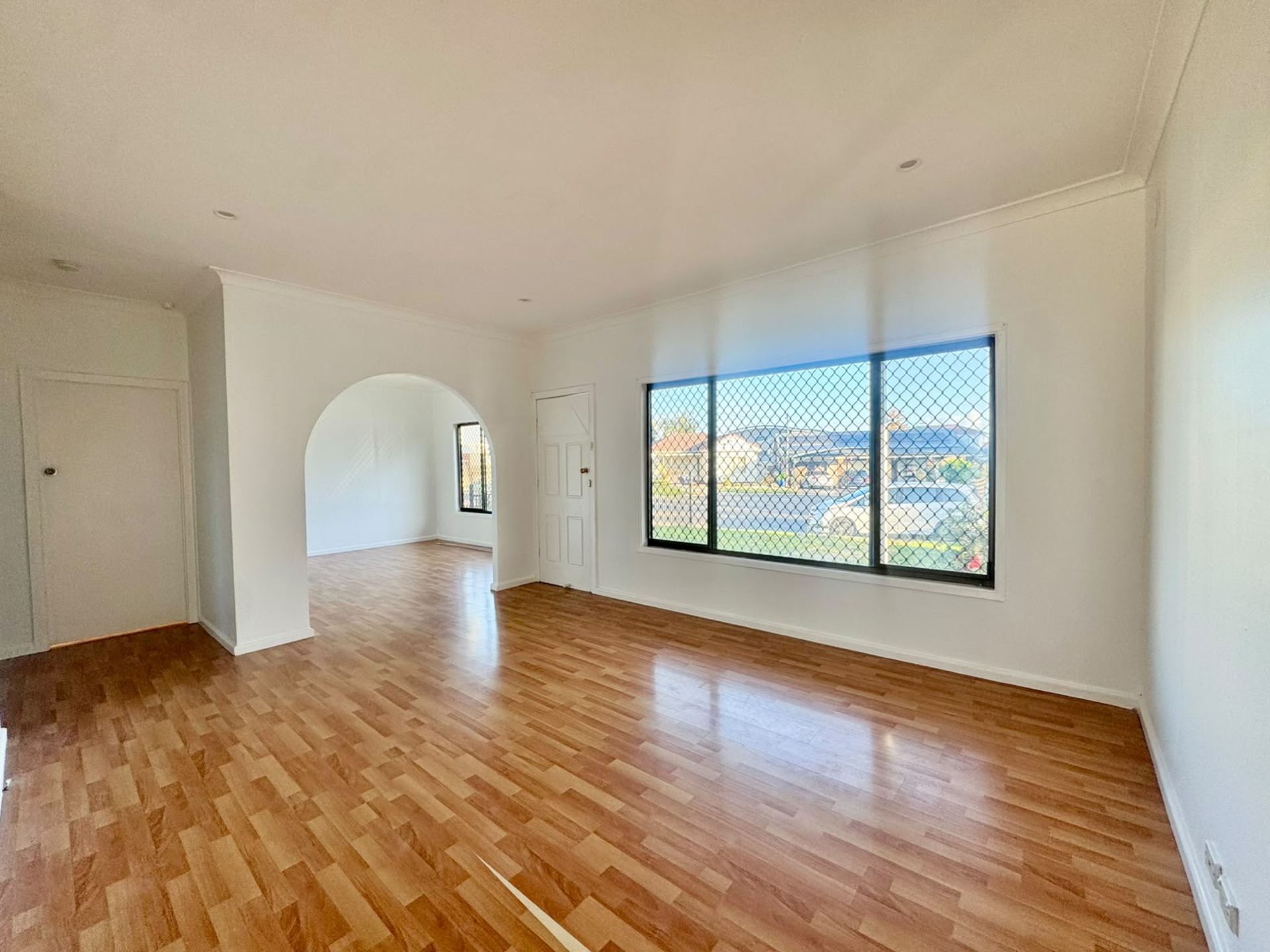 2 Smiths Avenue — photo 2 of 8