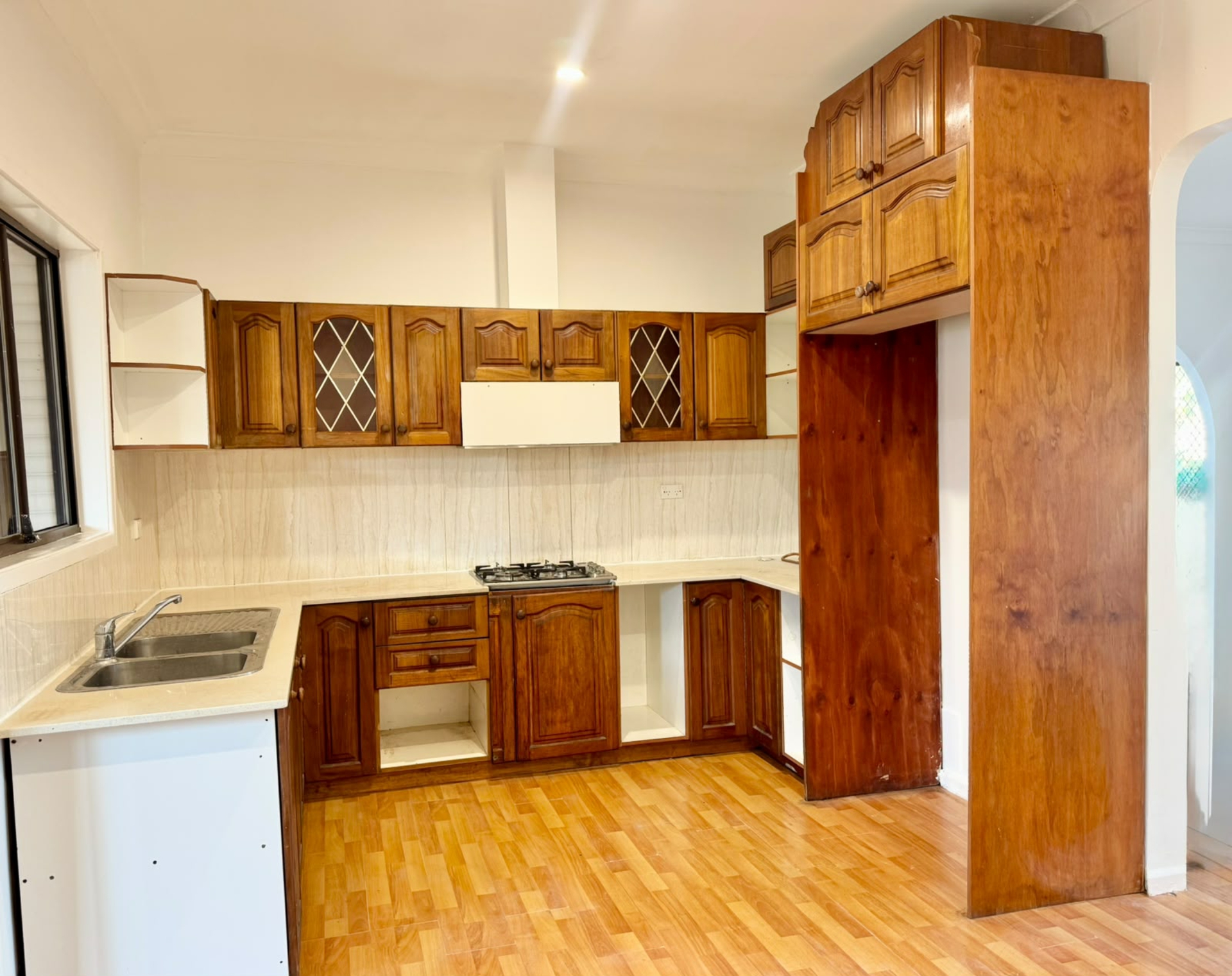 2 Smiths Avenue — photo 4 of 8