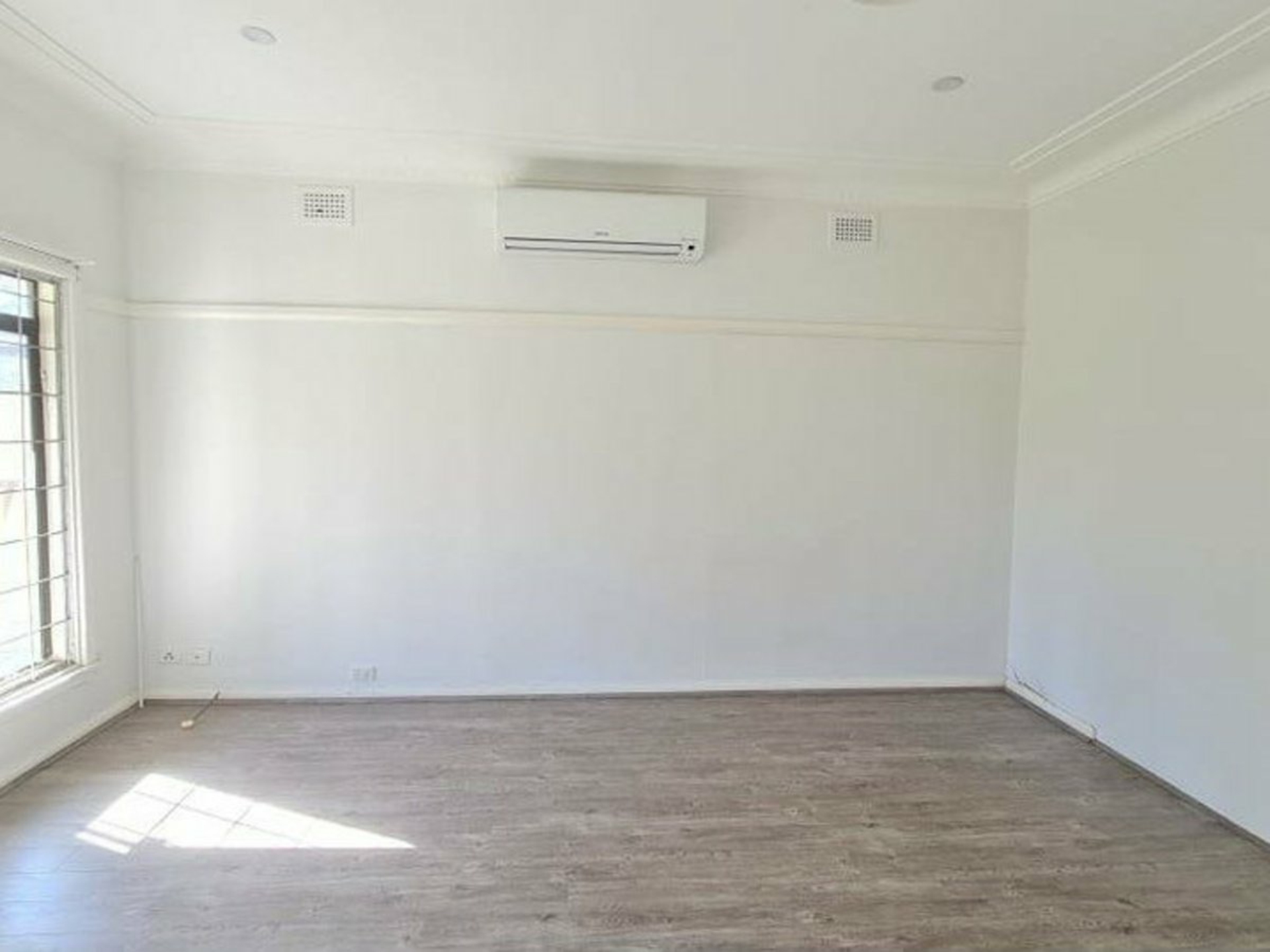14 Fraser Road — photo 2 of 6