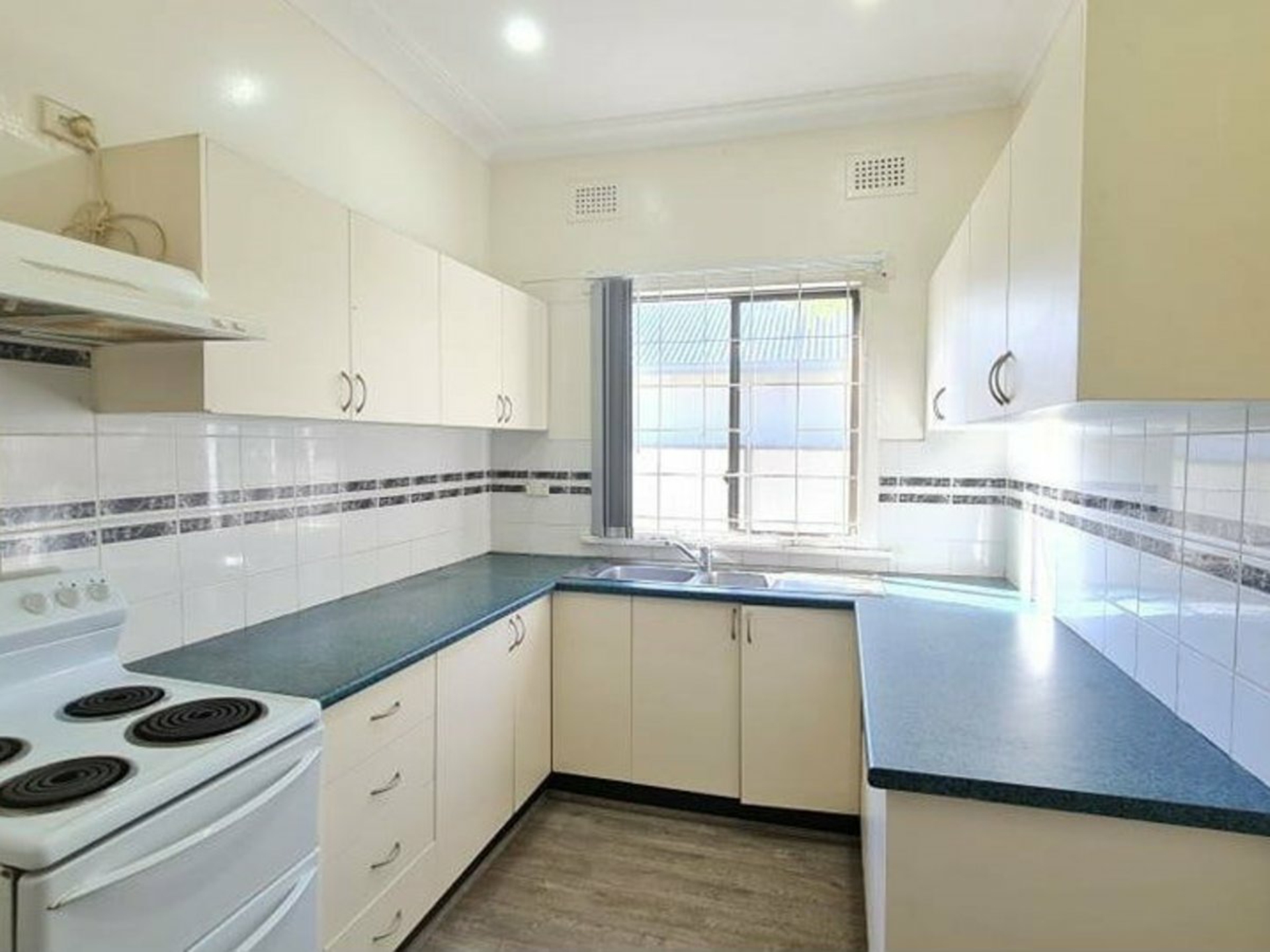 14 Fraser Road — photo 3 of 6