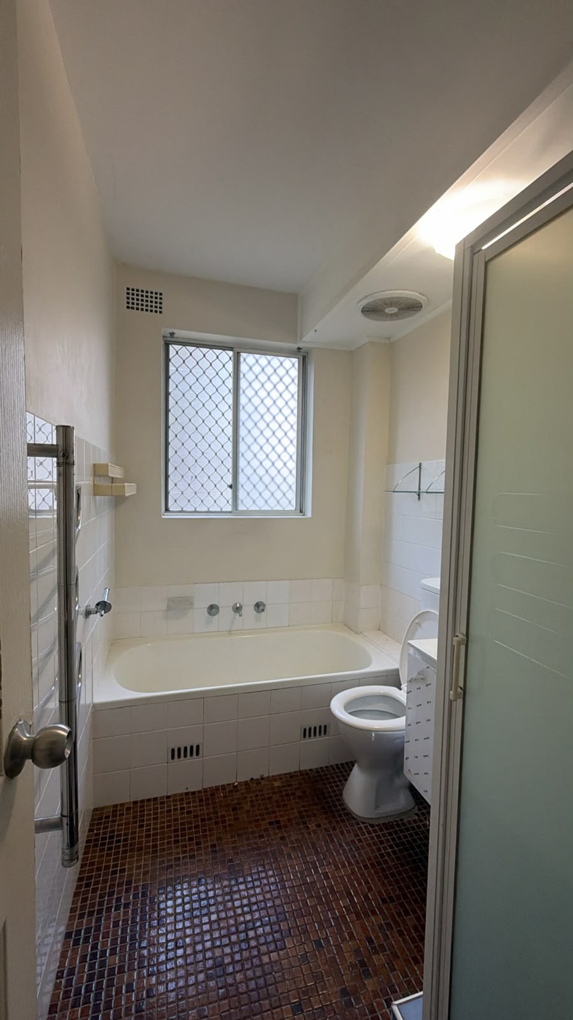 4/2 Equity Place — photo 3 of 9