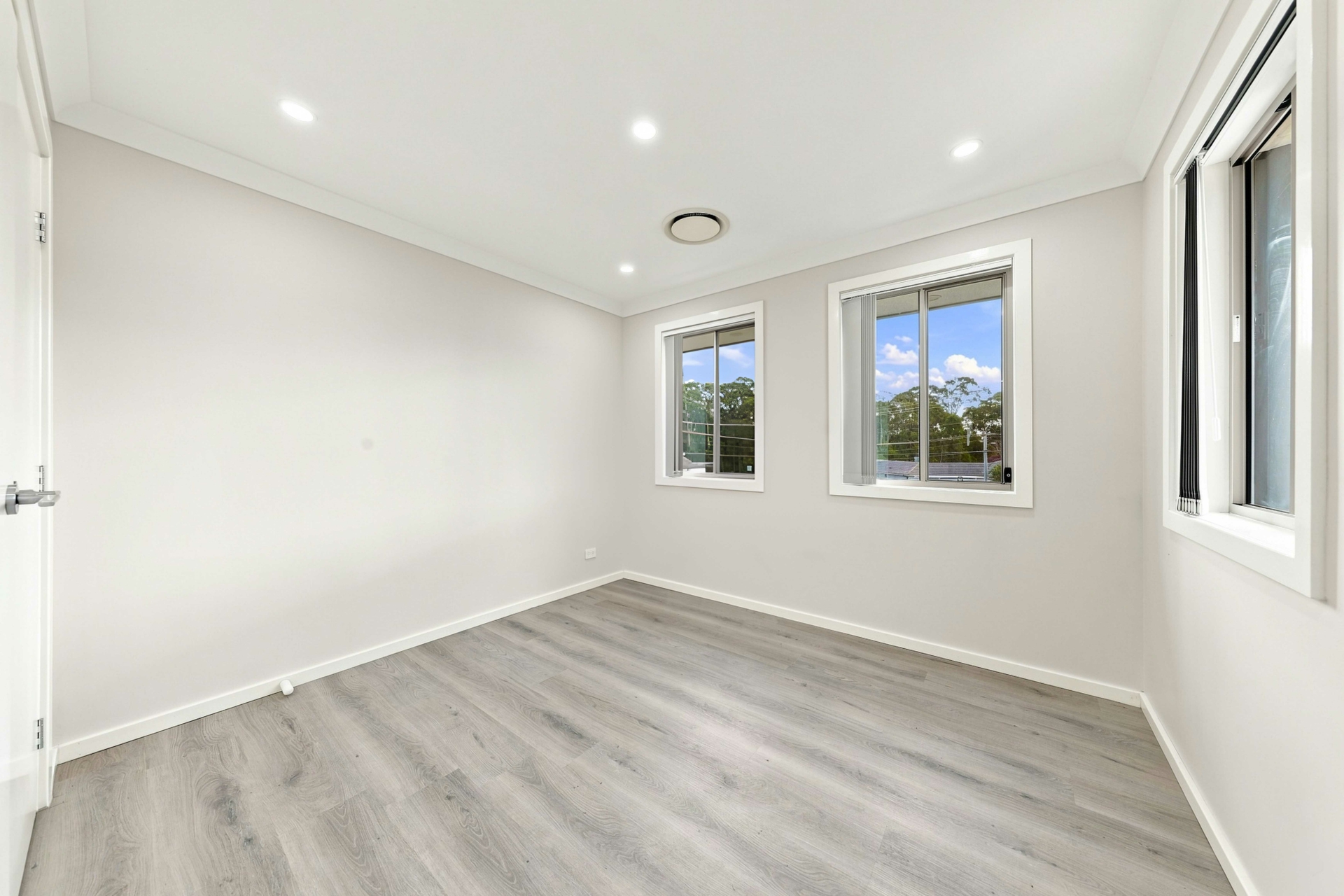 46 Mclean Street — photo 11 of 16
