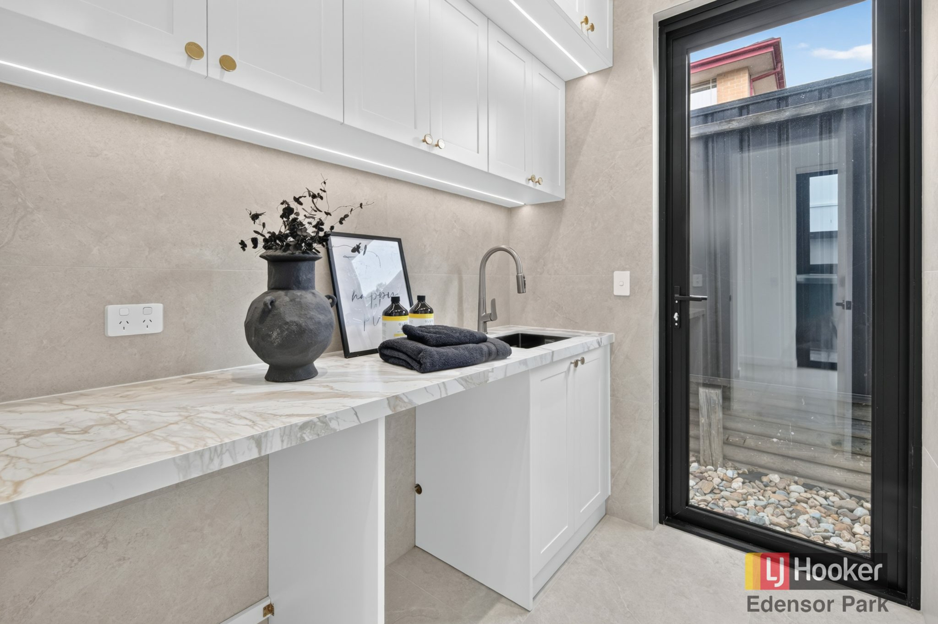 8A Malcolm Avenue — photo 5 of 27