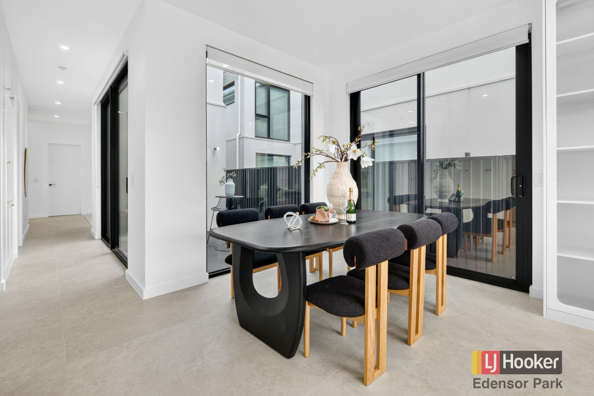 8A Malcolm Avenue — photo 8 of 27