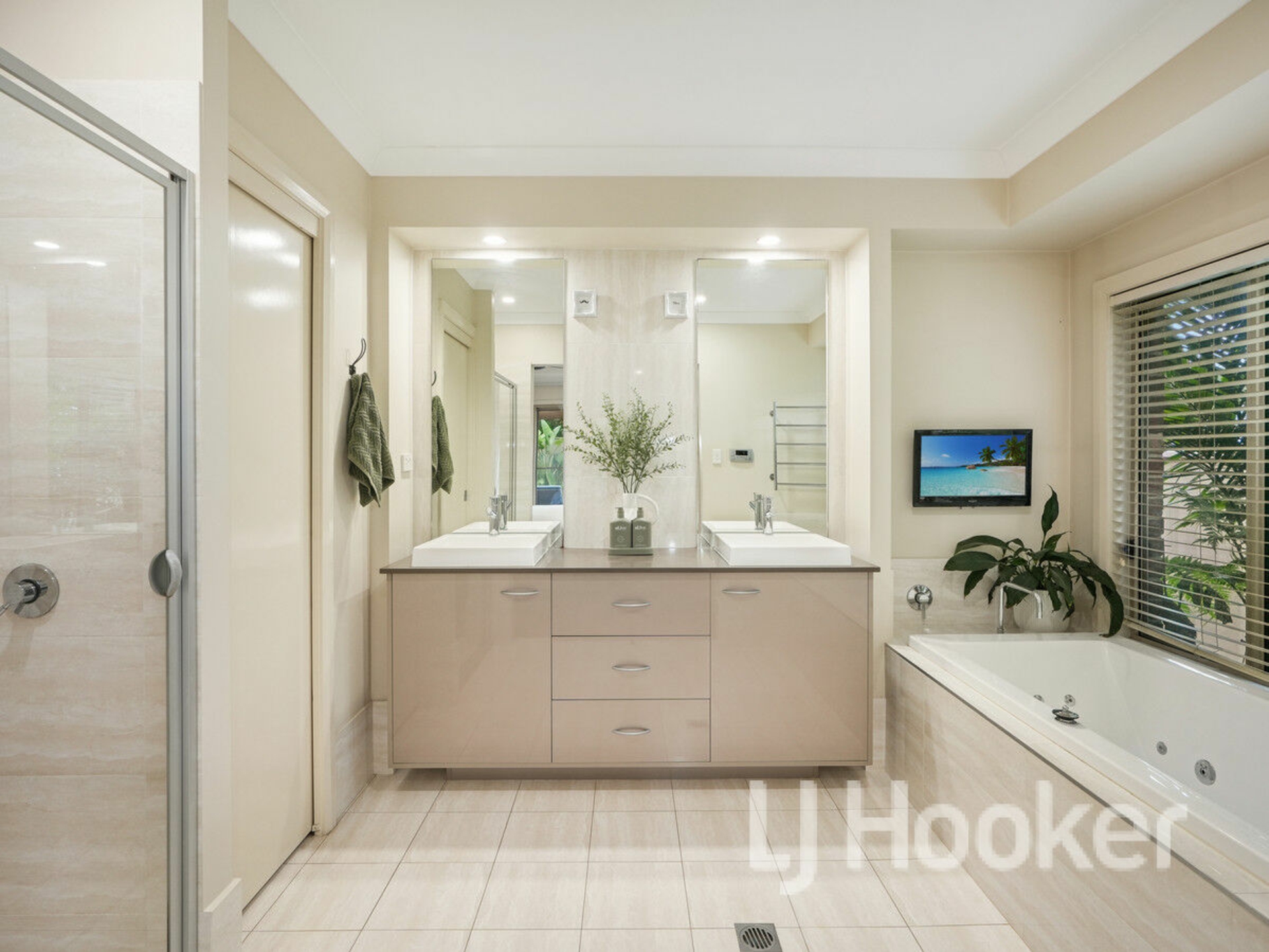 2 Waxberry Place, SANCTUARY POINT