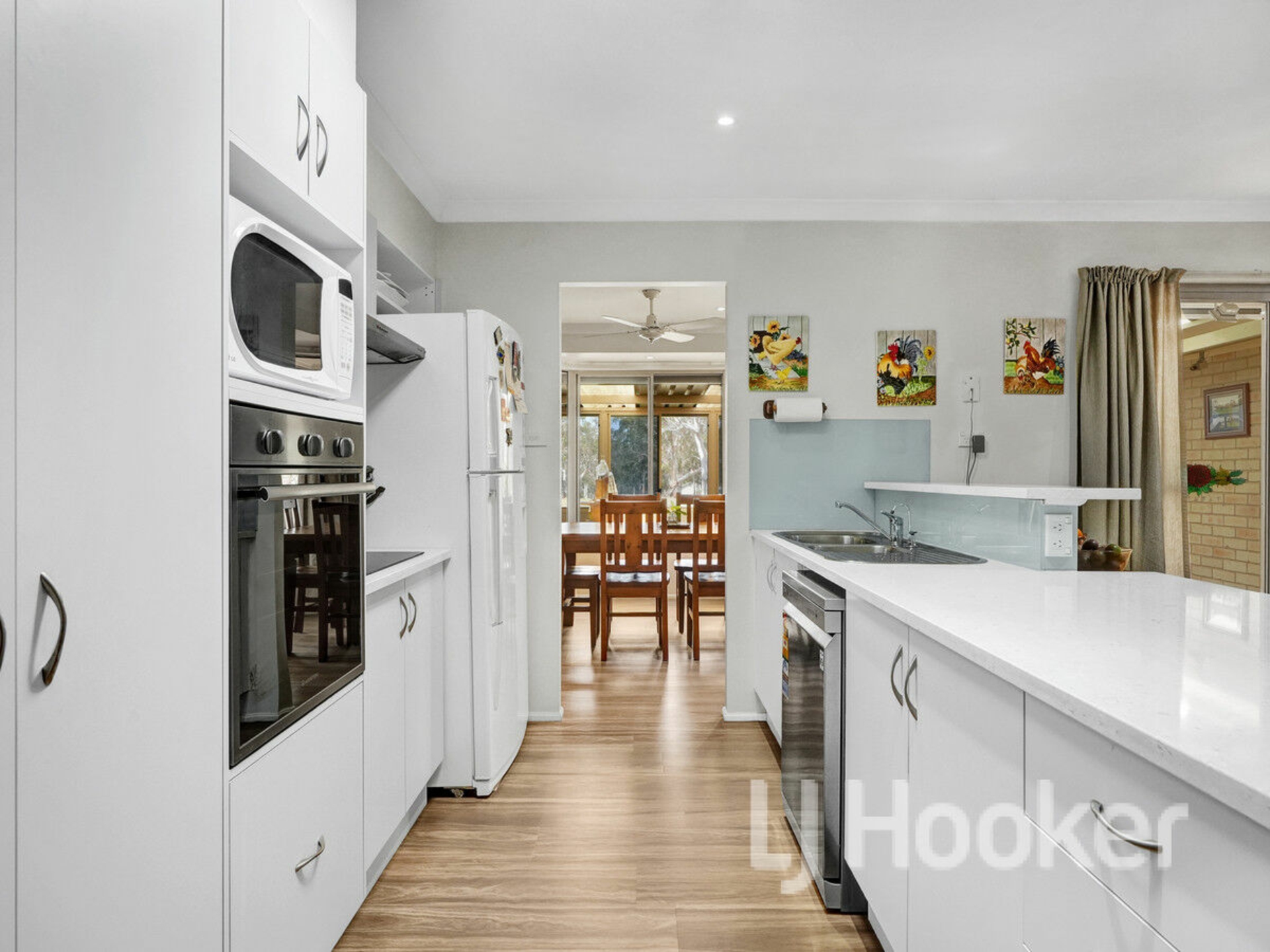 135 Wandean Road — photo 4 of 24