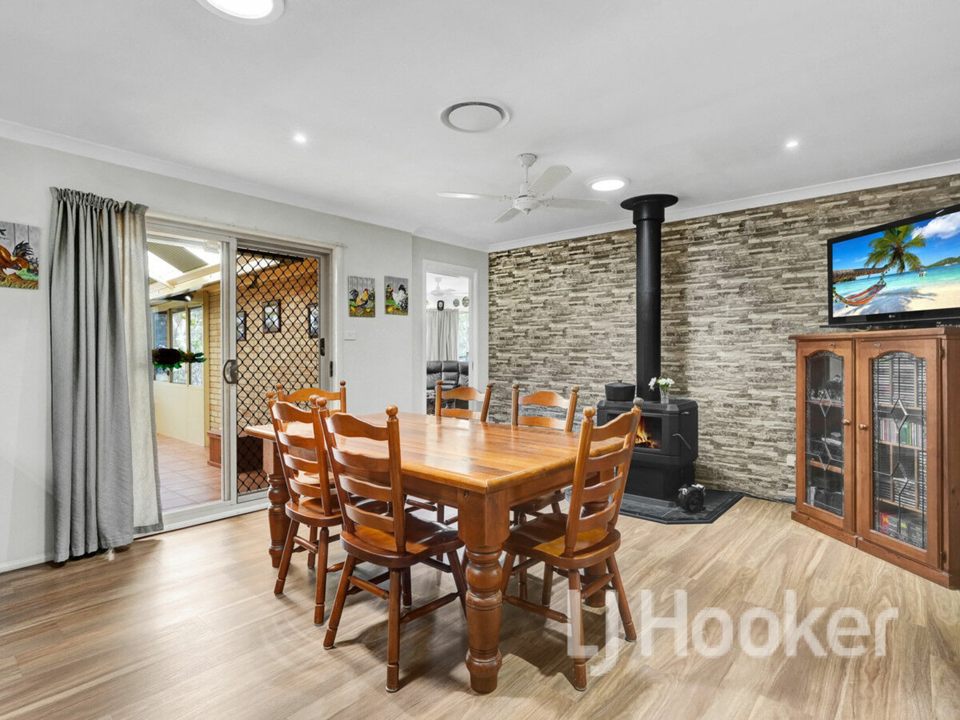 135 Wandean Road — photo 6 of 24