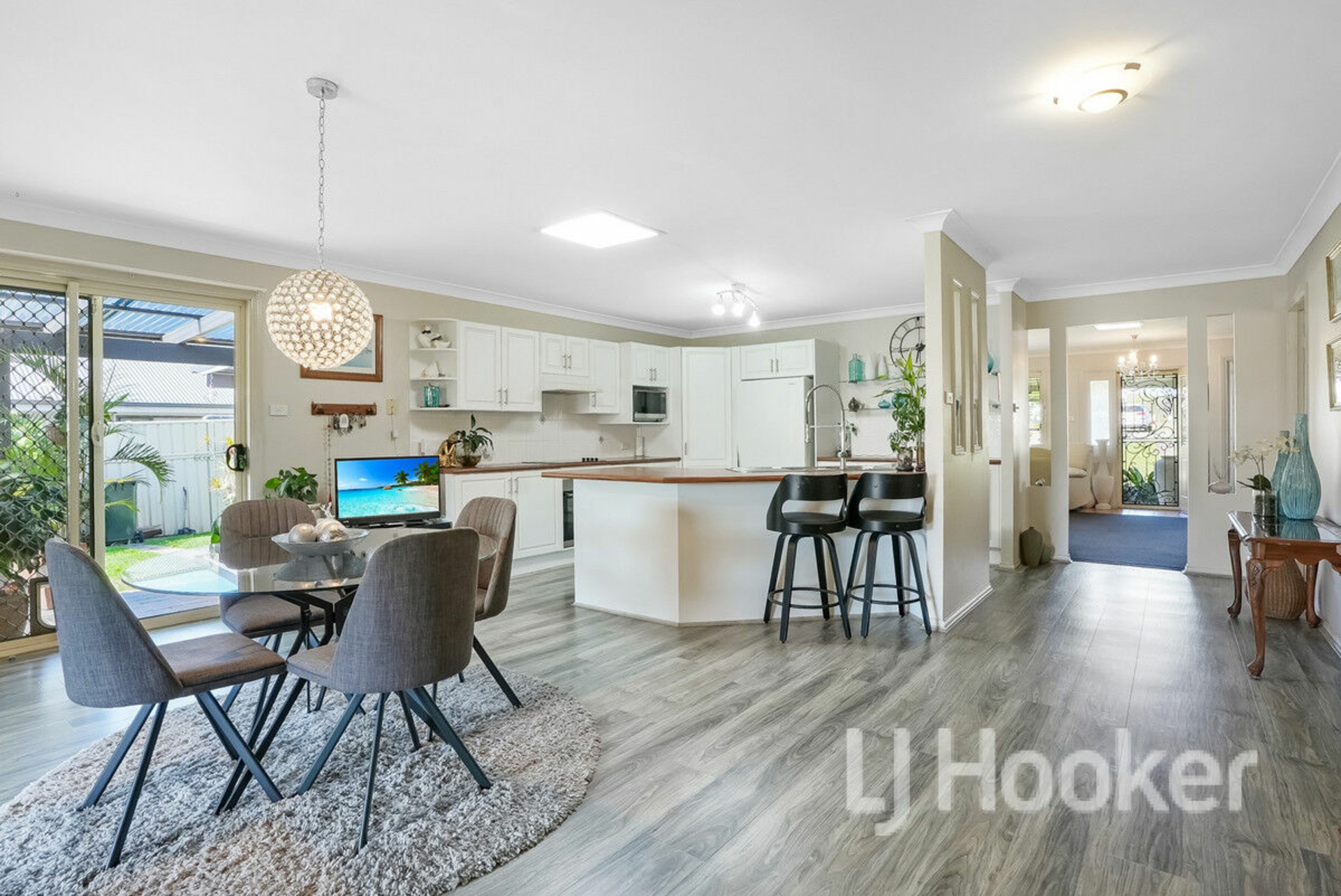 19 Tahnee Street — photo 2 of 18