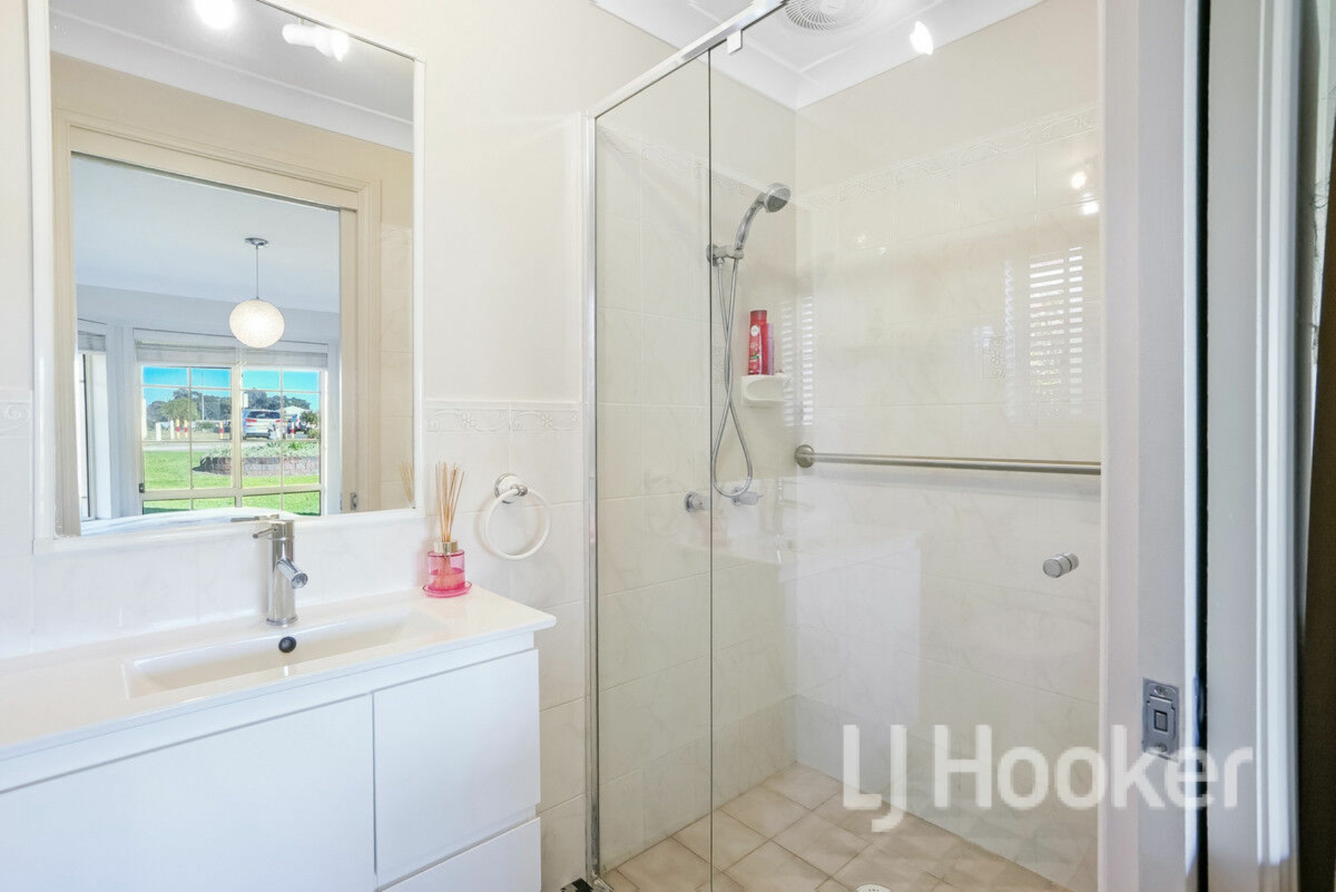 19 Tahnee Street — photo 6 of 18