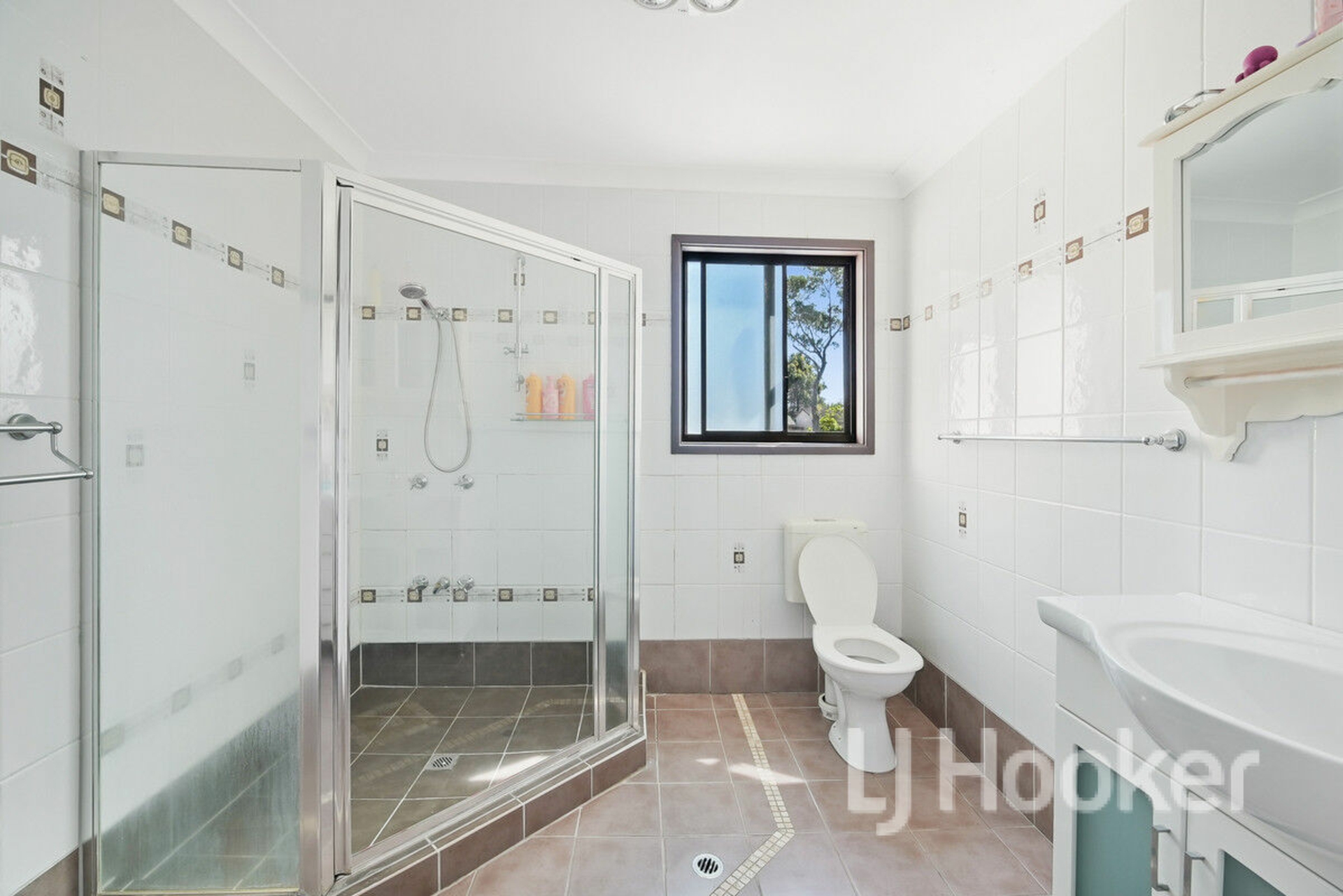 135 Sanctuary Point Road — photo 13 of 17