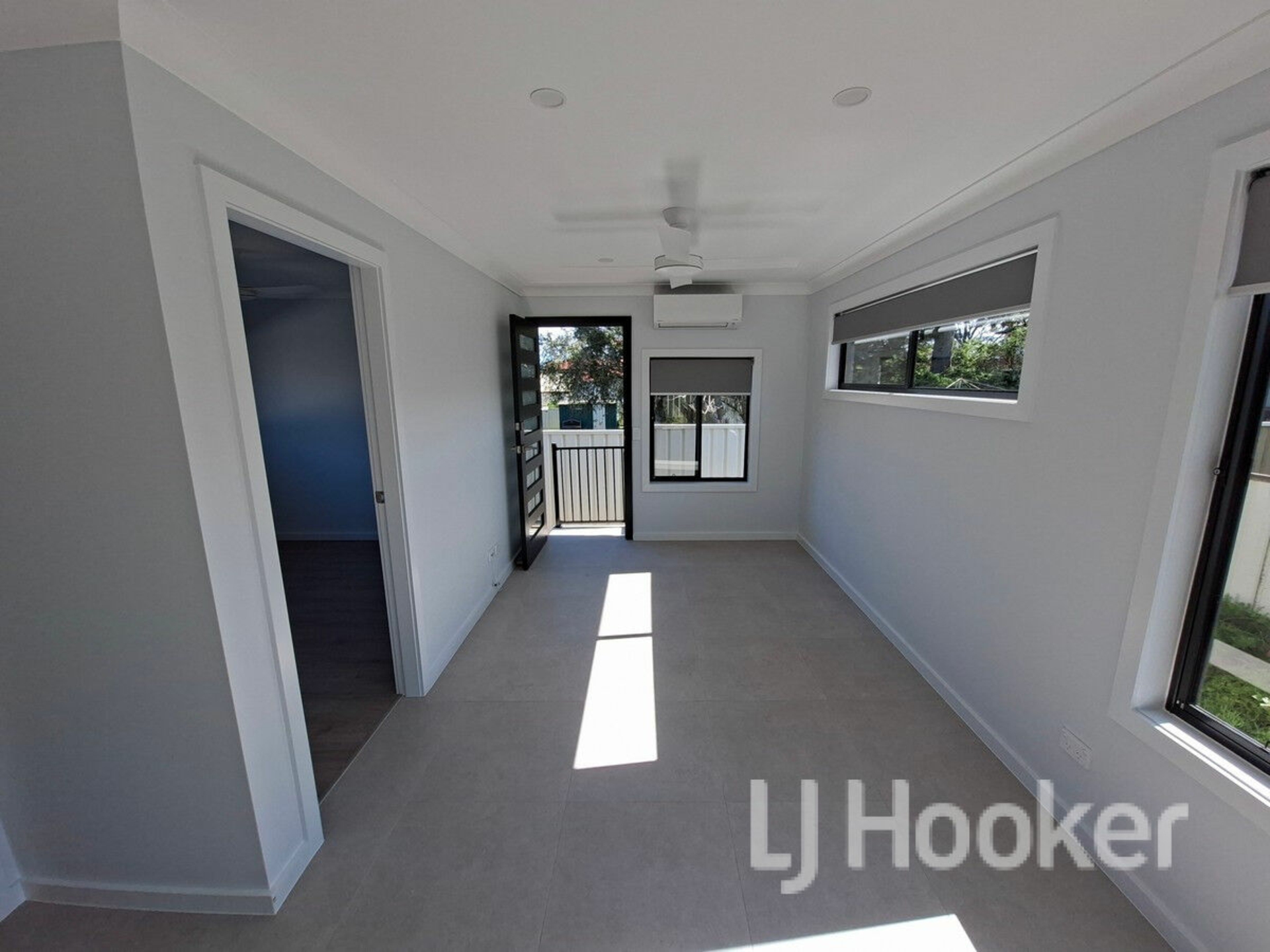 A/34 Macleans Point Road — photo 2 of 6