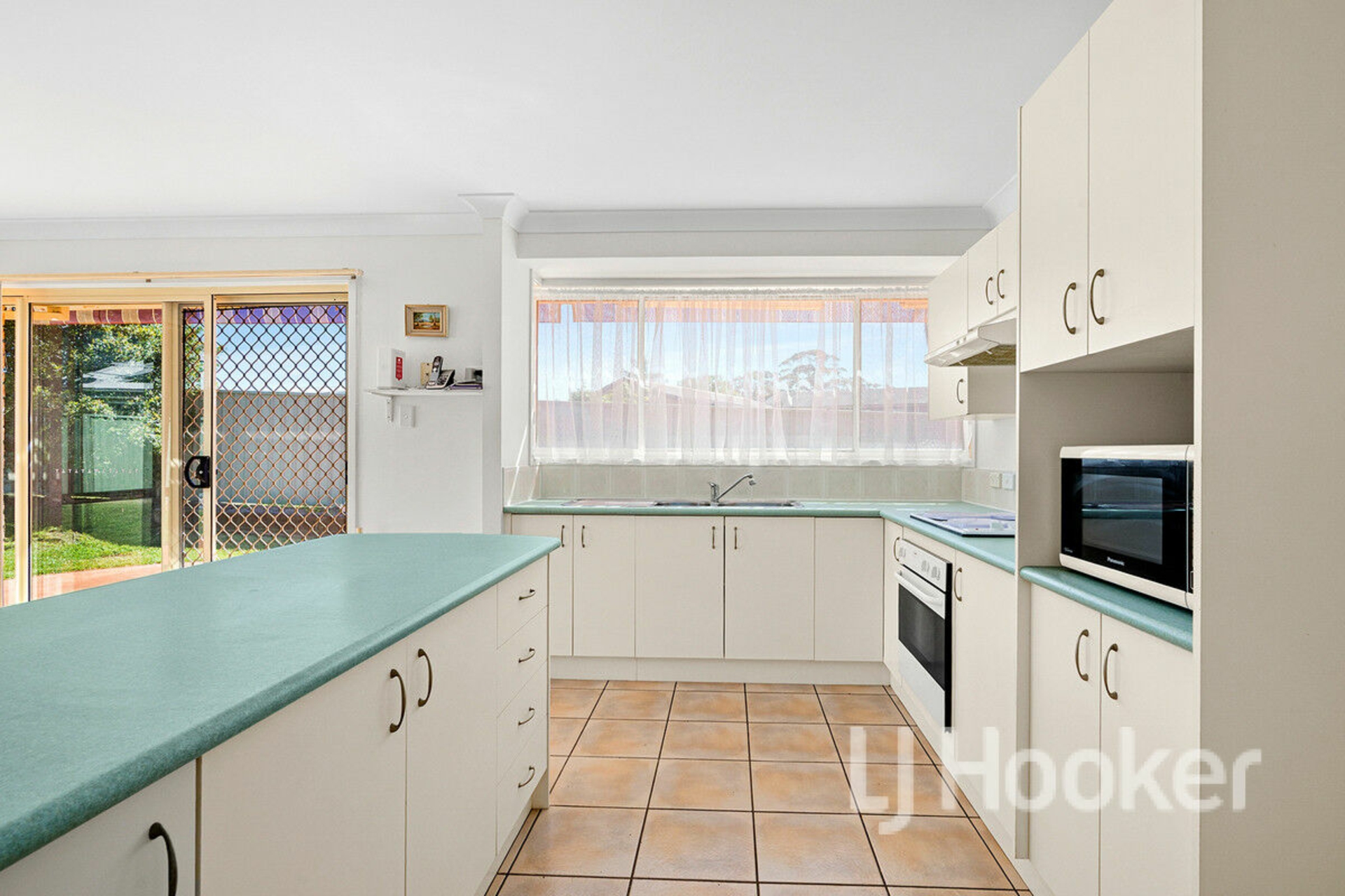 133 Sanctuary Point Road — photo 5 of 13