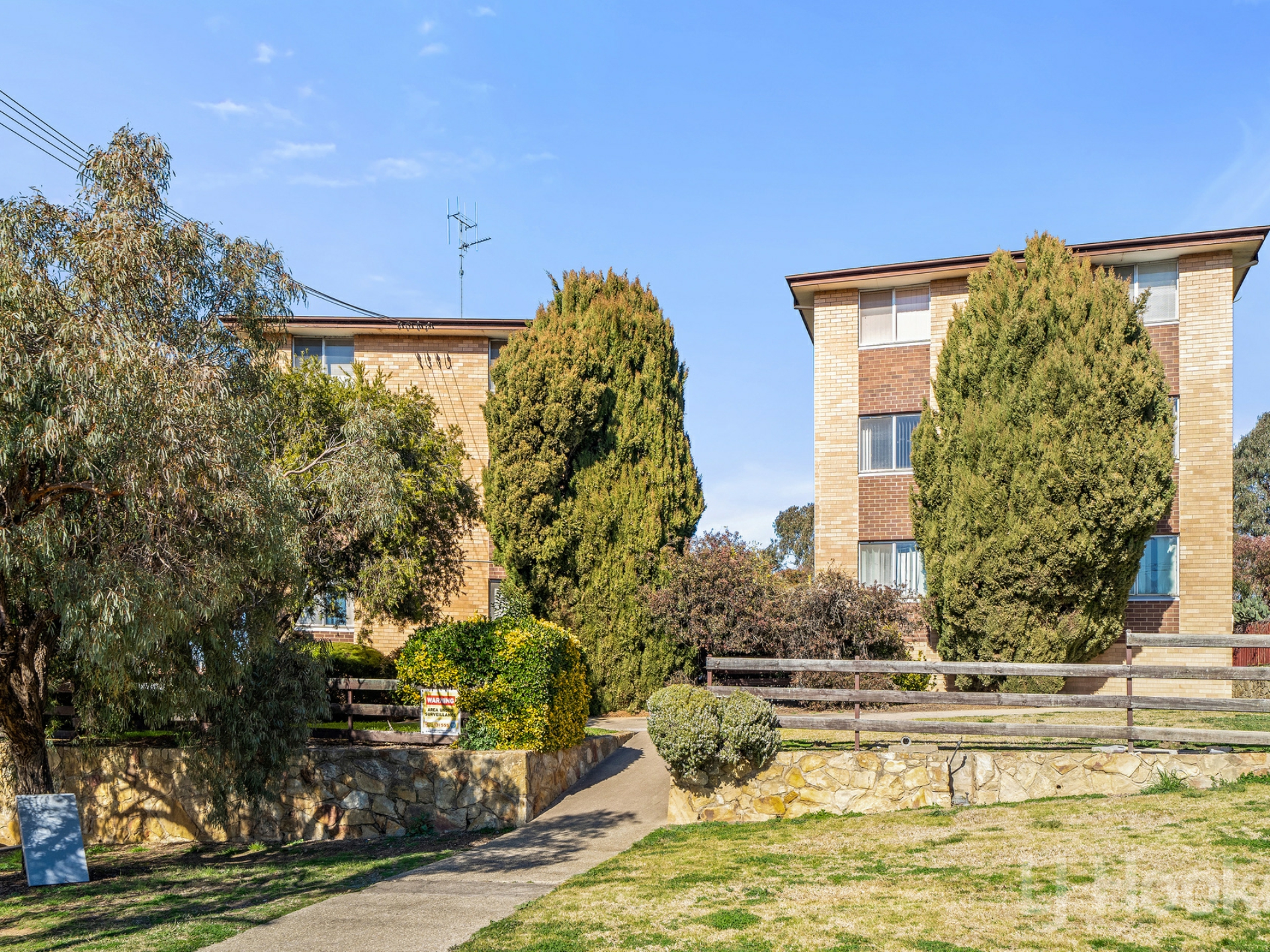 2/67 Derrima Road, Queanbeyan