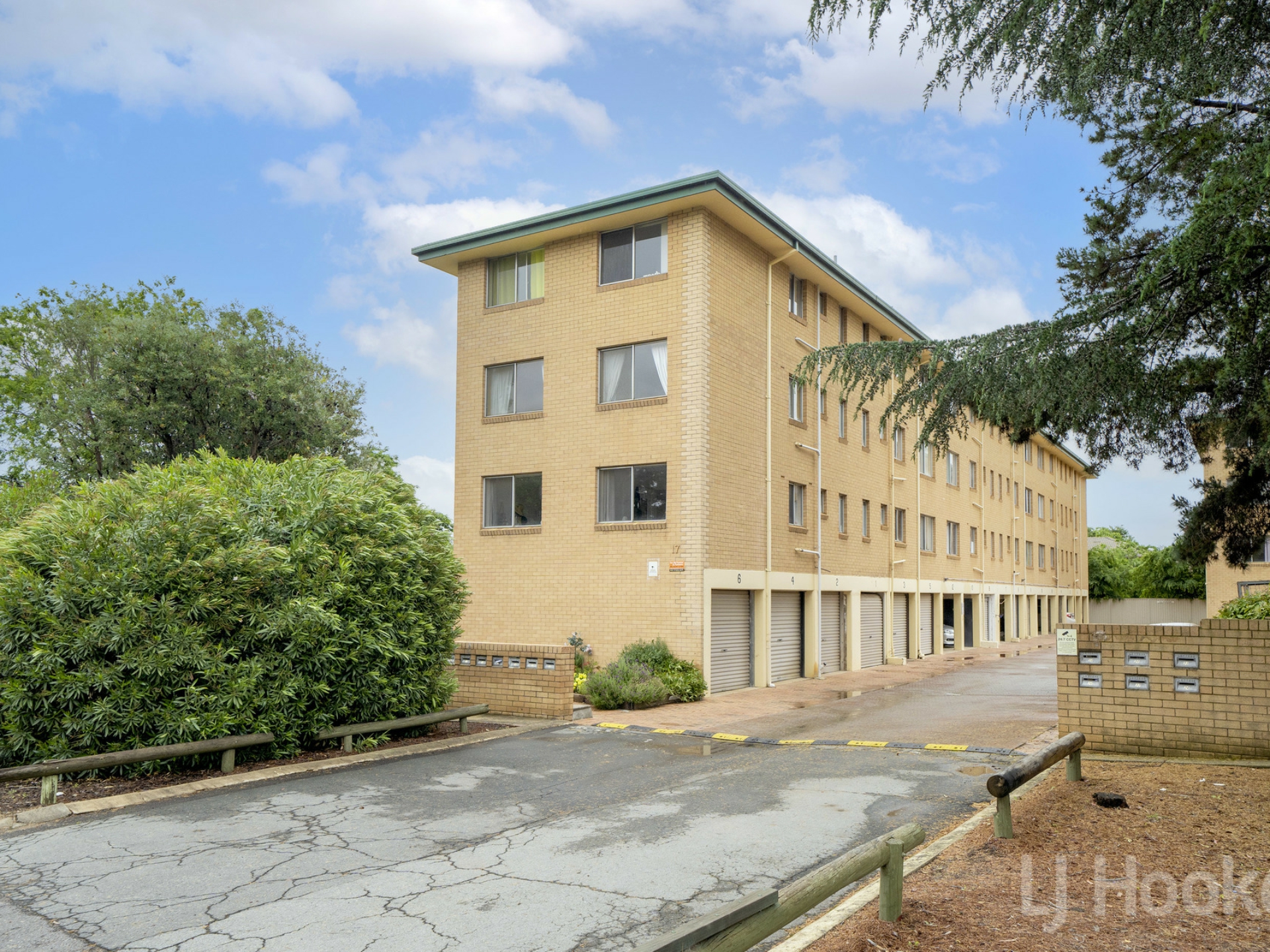 2/17 Campbell Street, Queanbeyan