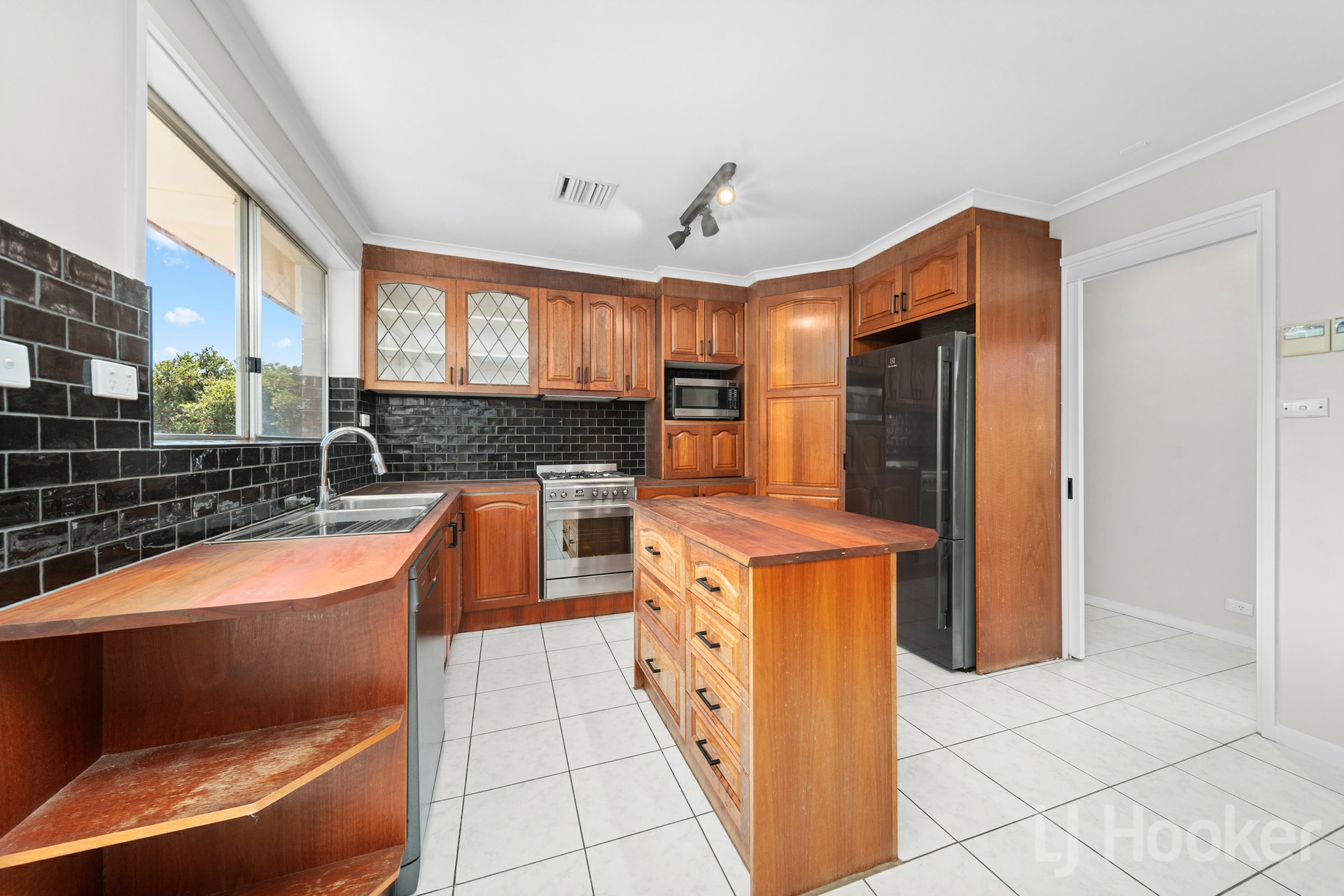 26 Cassinia Street, CRESTWOOD