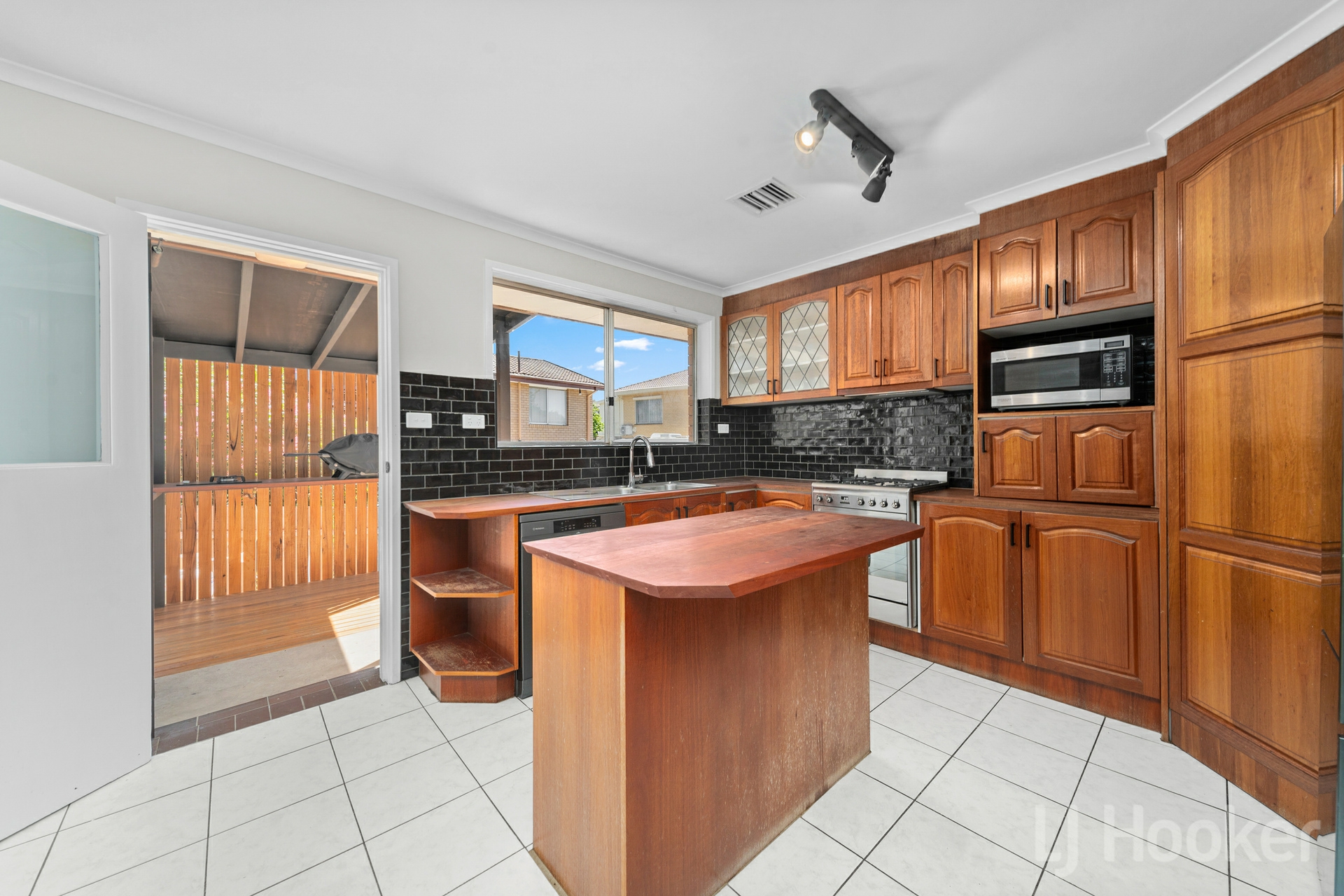 26 Cassinia Street, CRESTWOOD