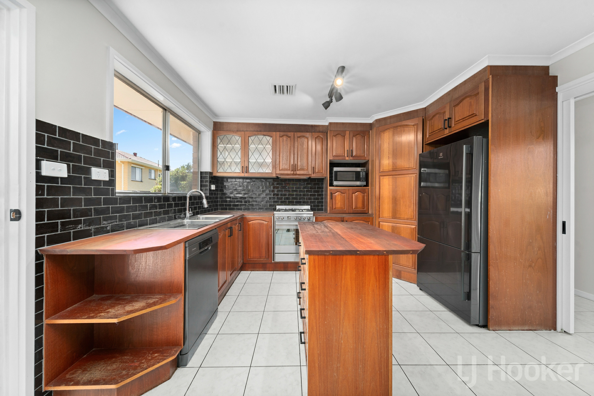 26 Cassinia Street, CRESTWOOD