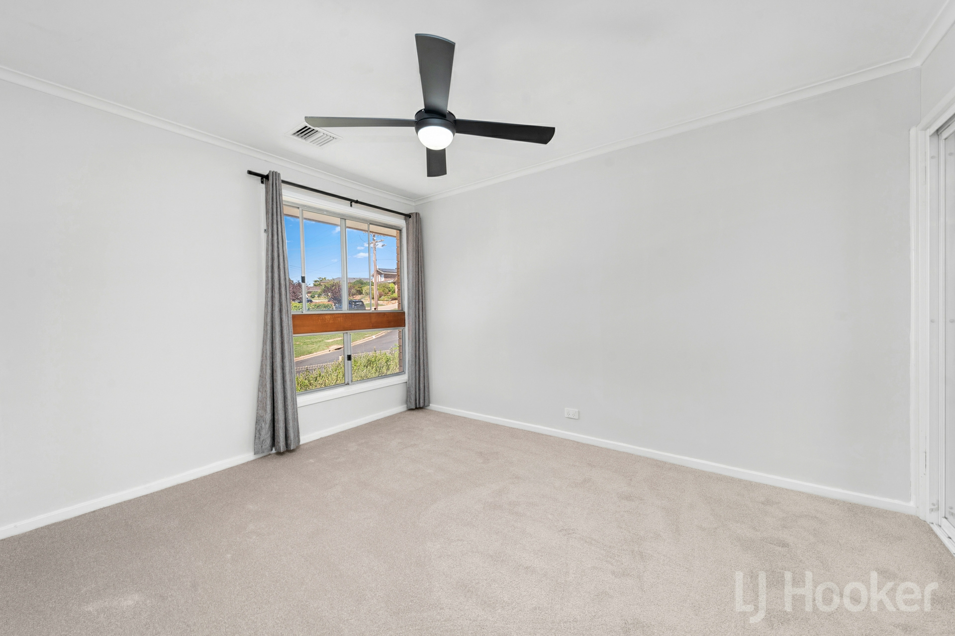 26 Cassinia Street, CRESTWOOD