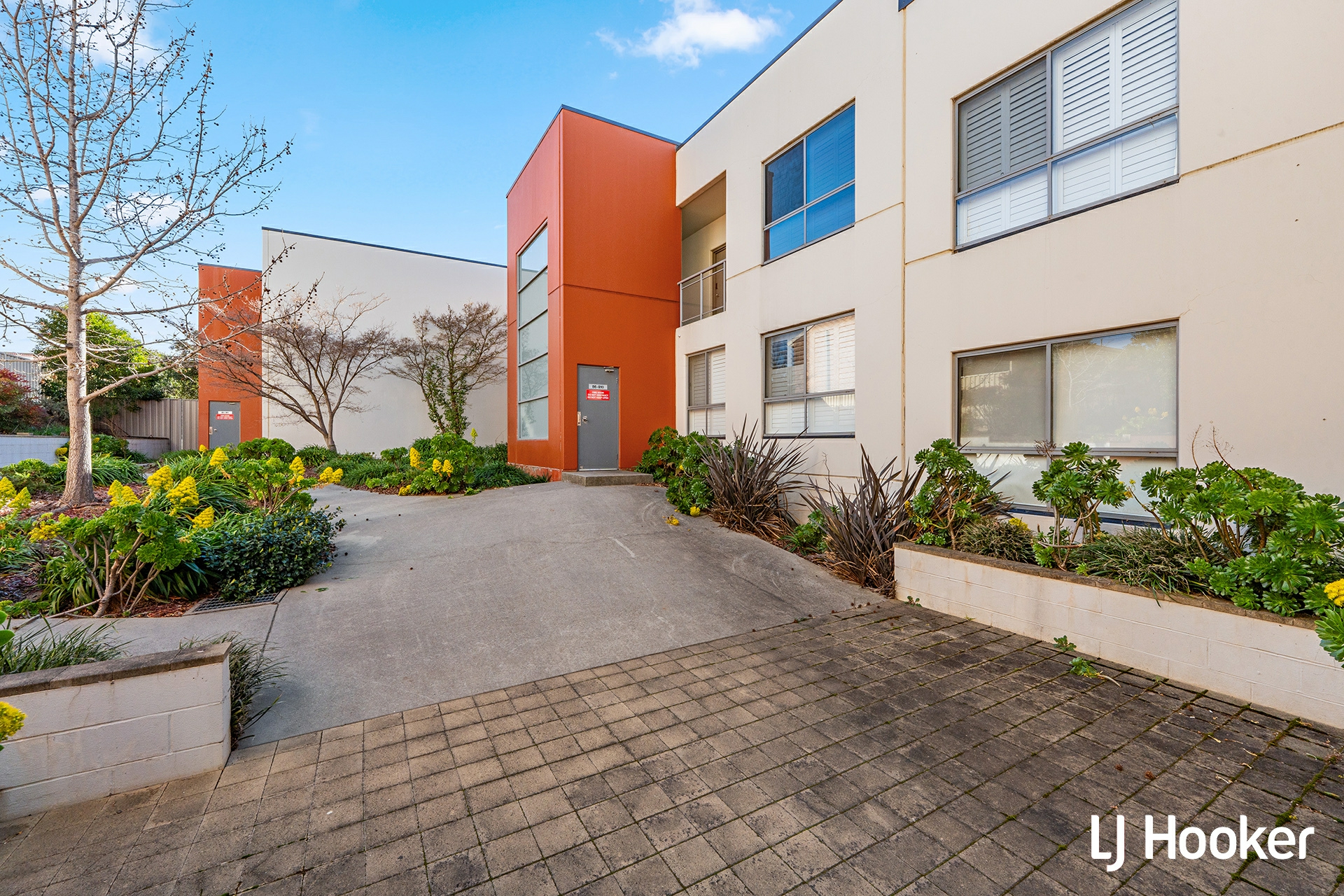 6B/17 Uriarra Road — photo 2 of 19