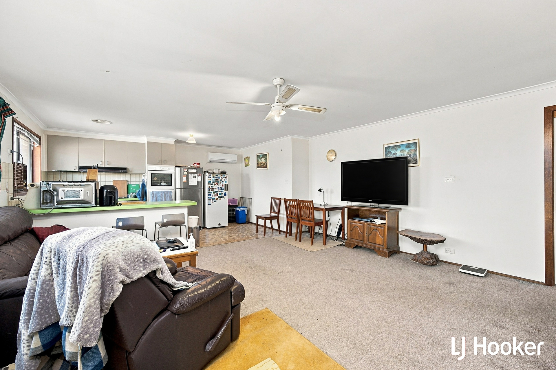 8/63 Macquoid Street — photo 3 of 10