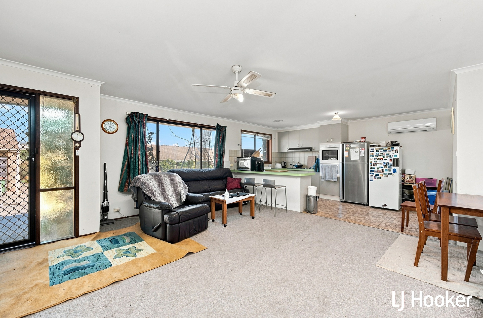 8/63 Macquoid Street — photo 4 of 10