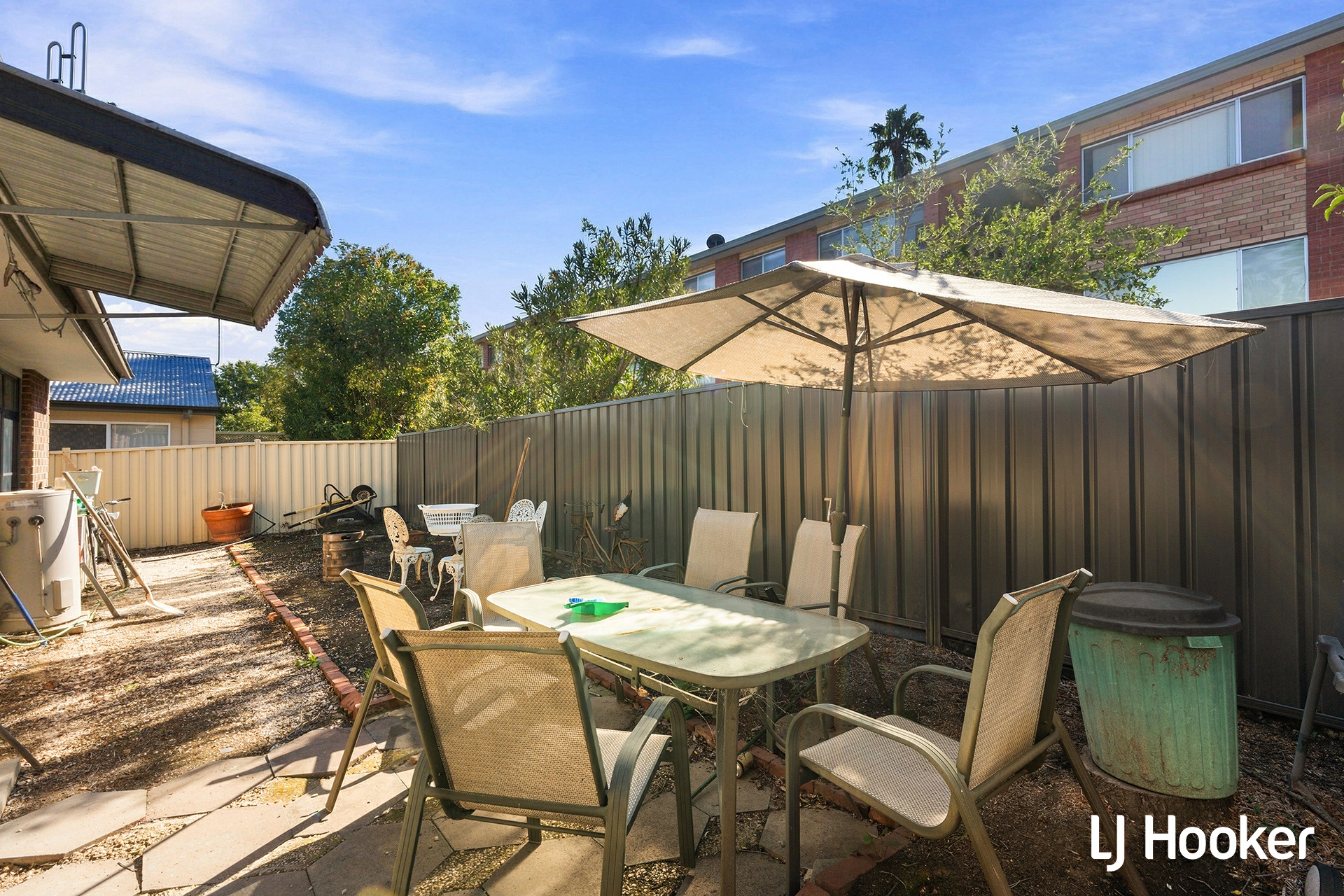 8/63 Macquoid Street — photo 9 of 10