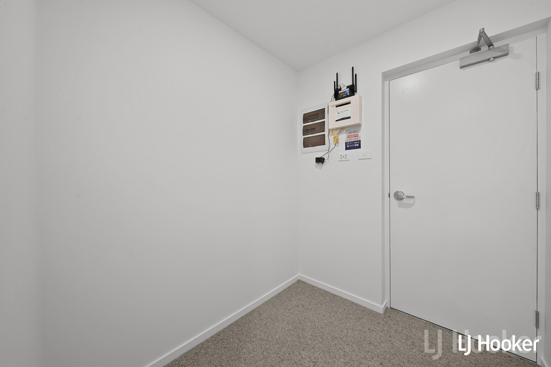 57/25 Trenerry Crescent — photo 14 of 17
