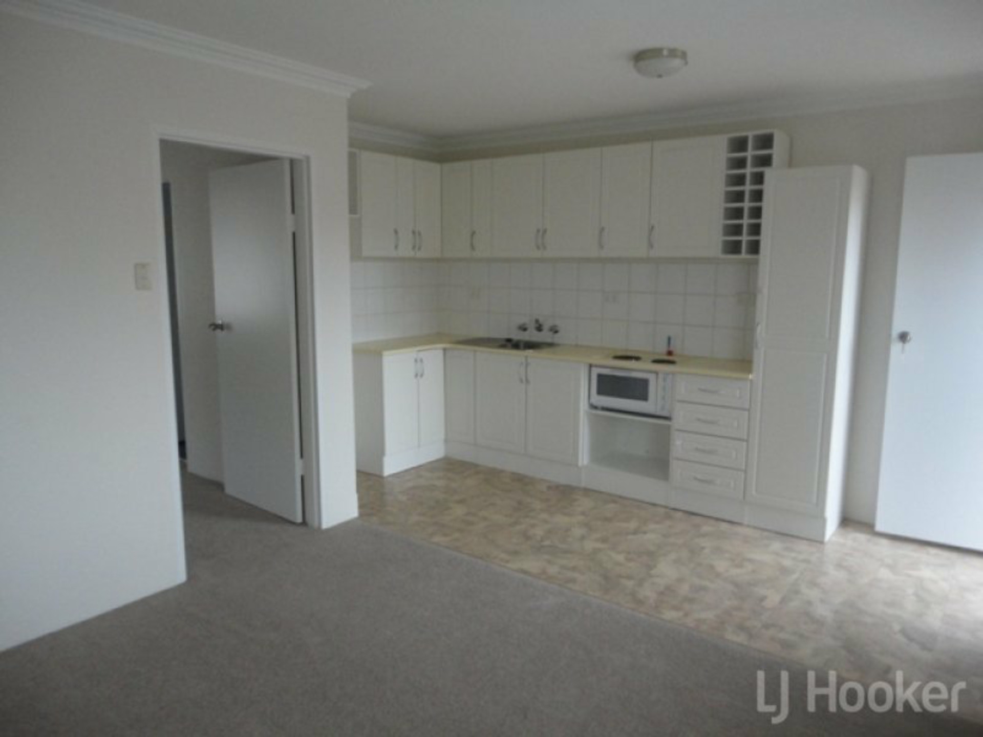 14/22 Mowatt Street — photo 3 of 6